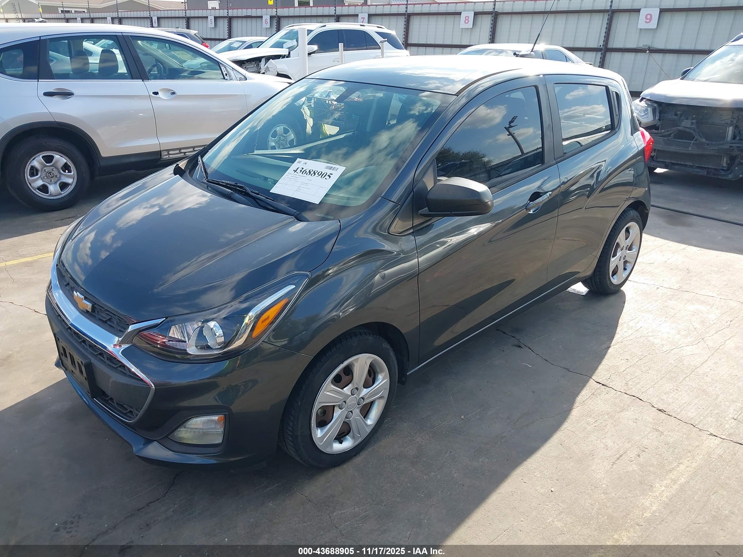 CHEVROLET SPARK image 2