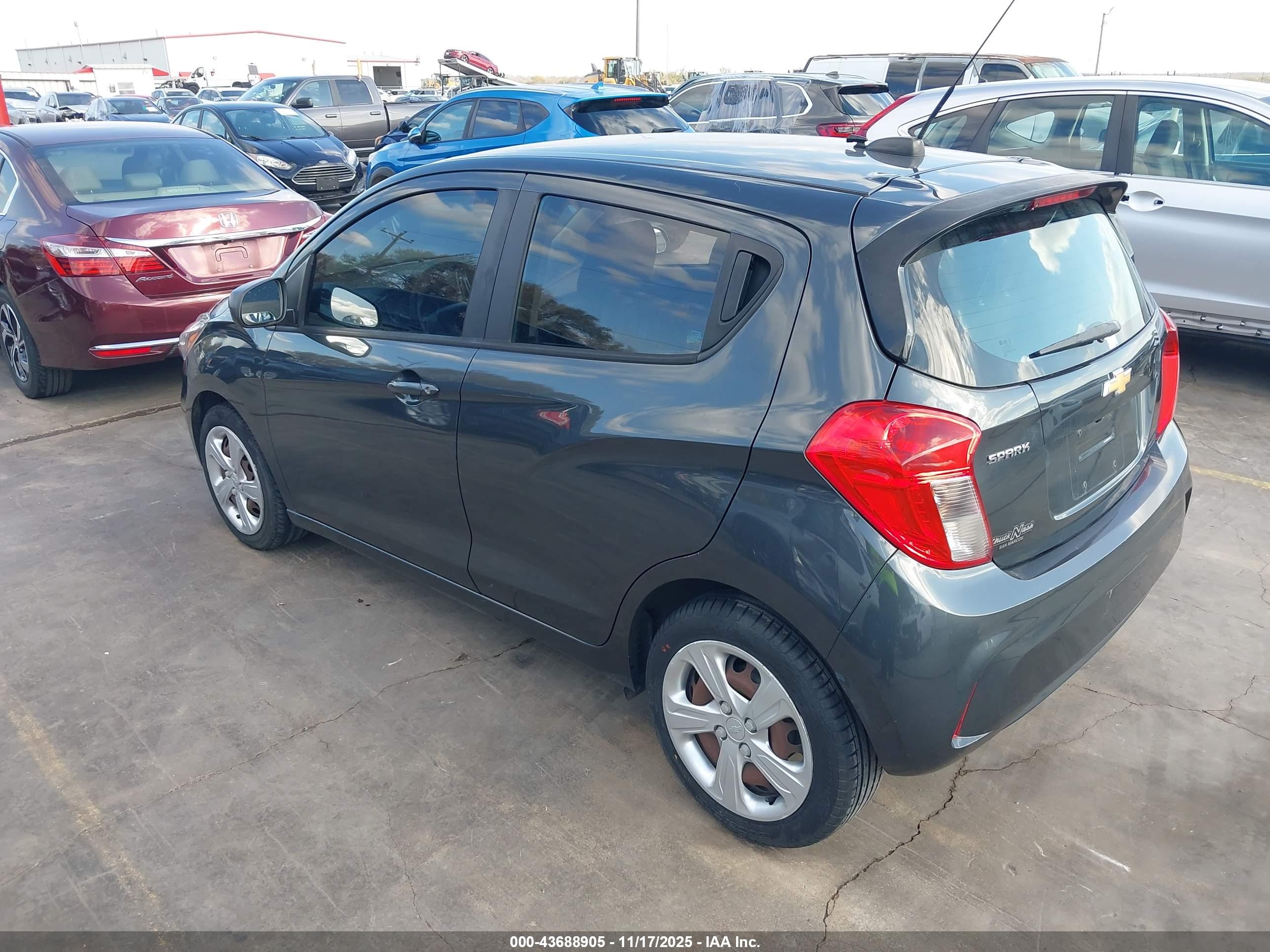 CHEVROLET SPARK image 3
