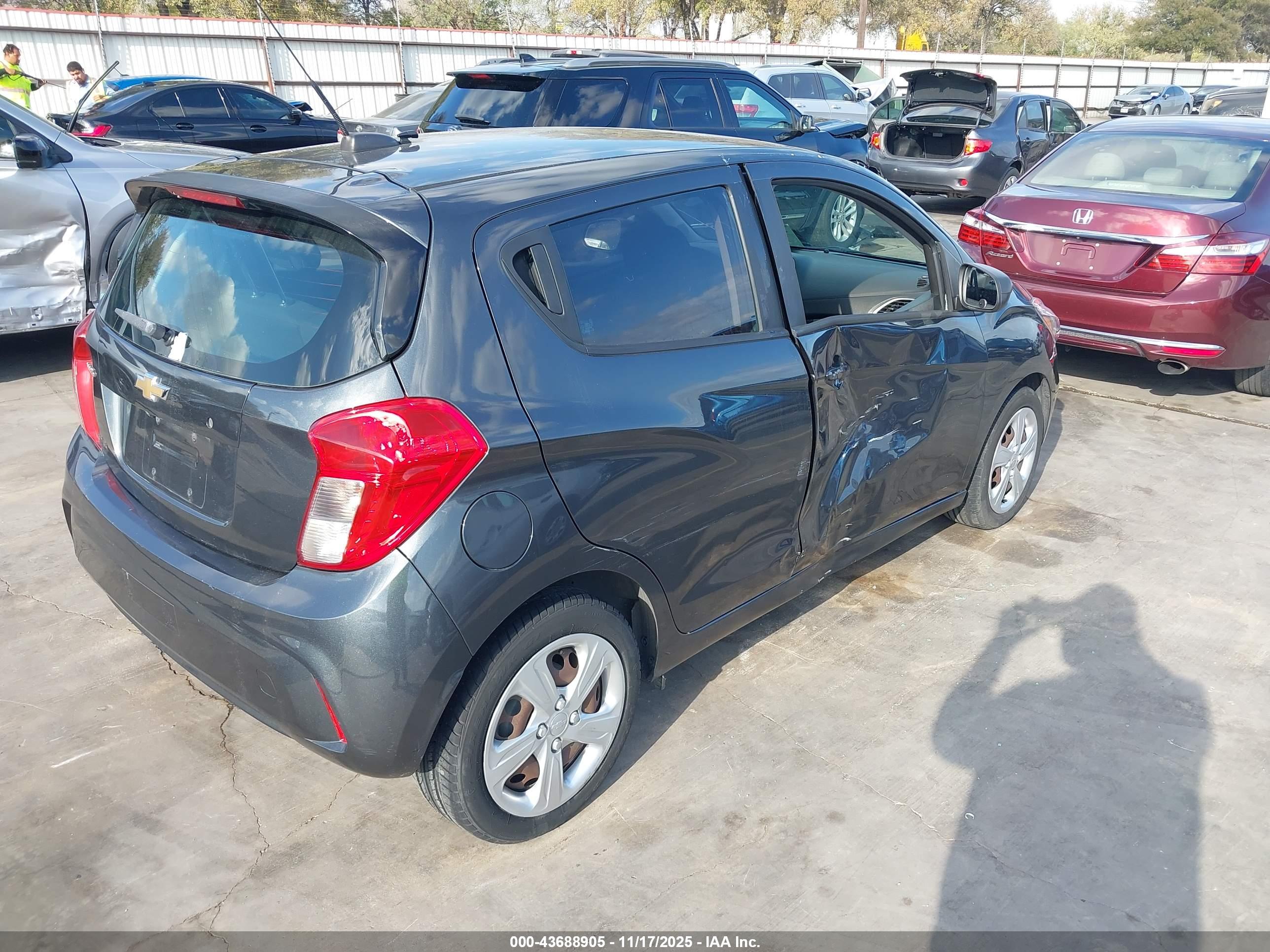 CHEVROLET SPARK image 4