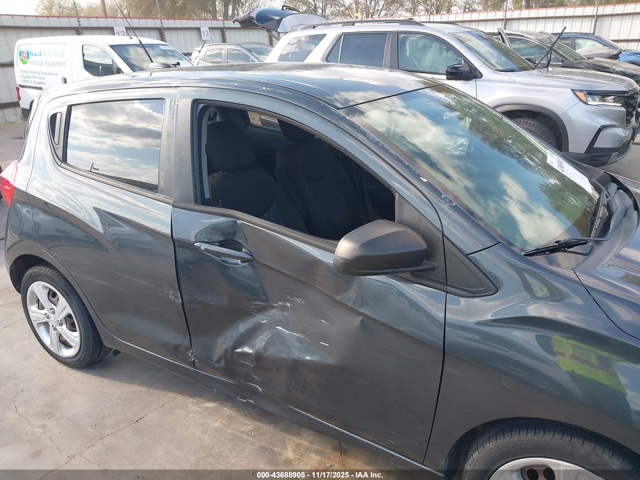 CHEVROLET SPARK image 6
