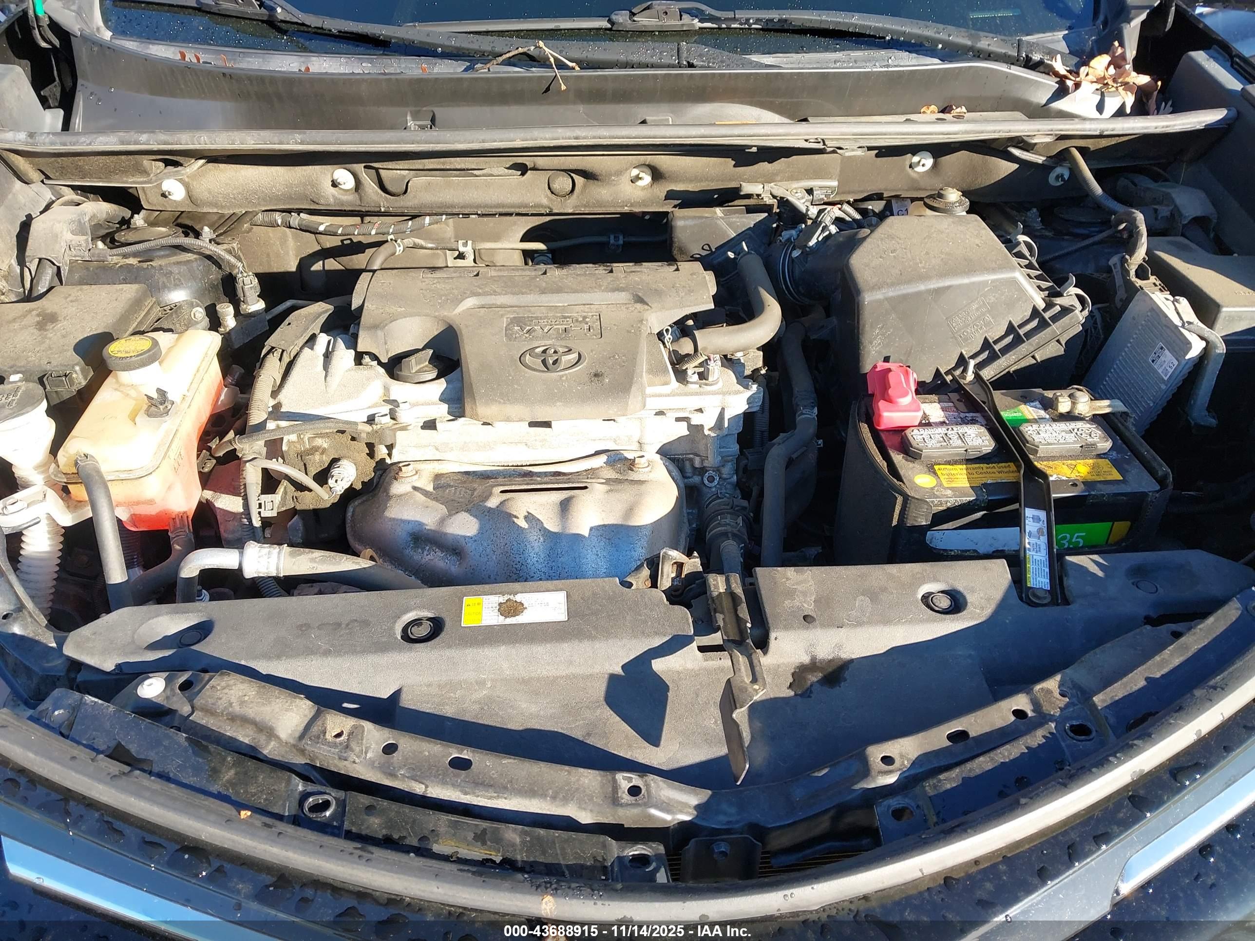 TOYOTA RAV4 image 10