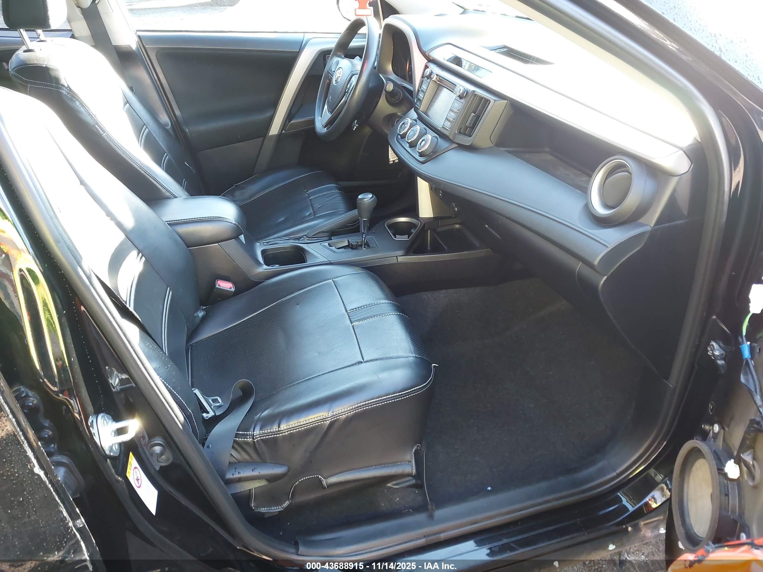 TOYOTA RAV4 image 5