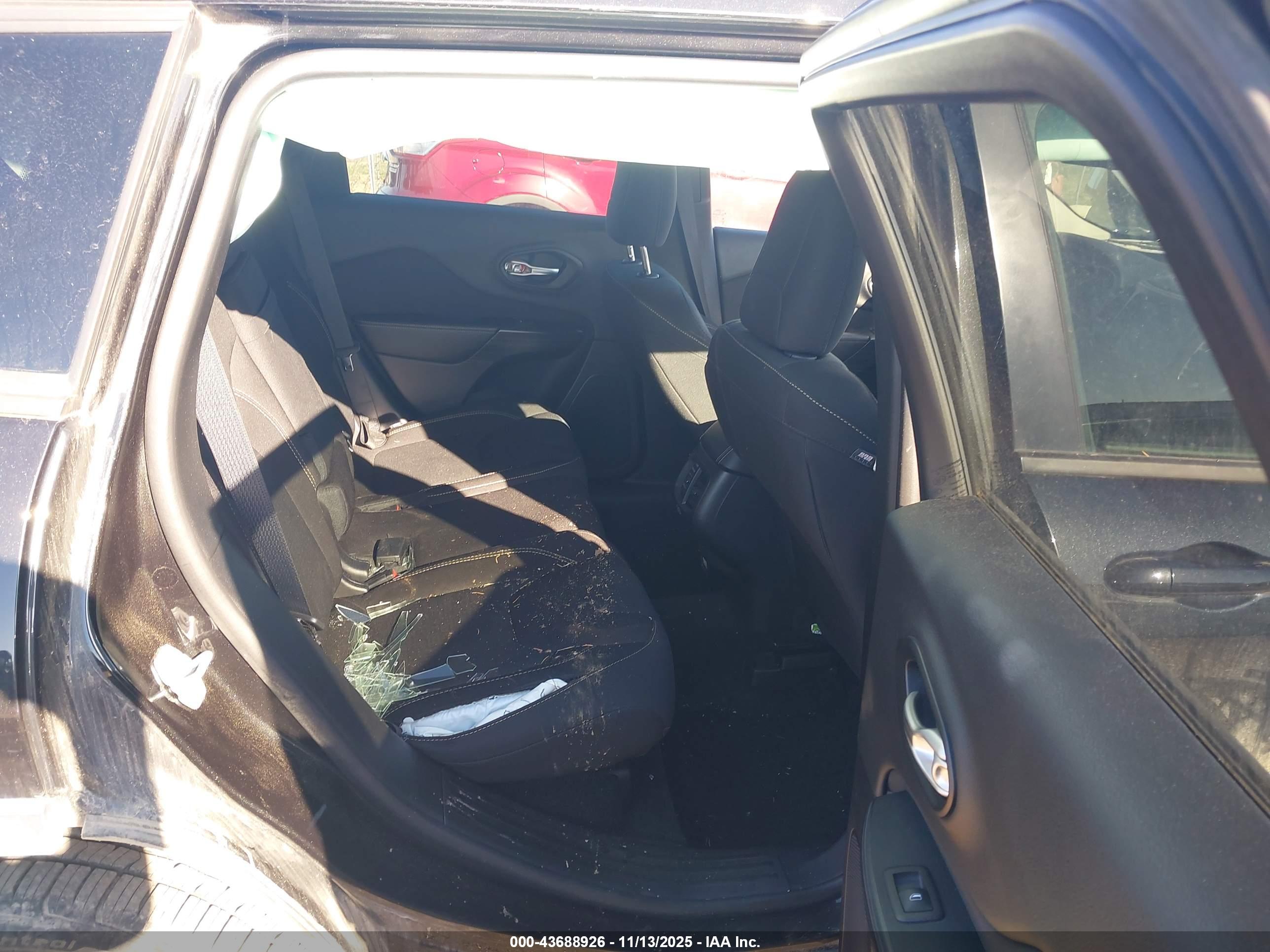 JEEP CHEROKEE image 8