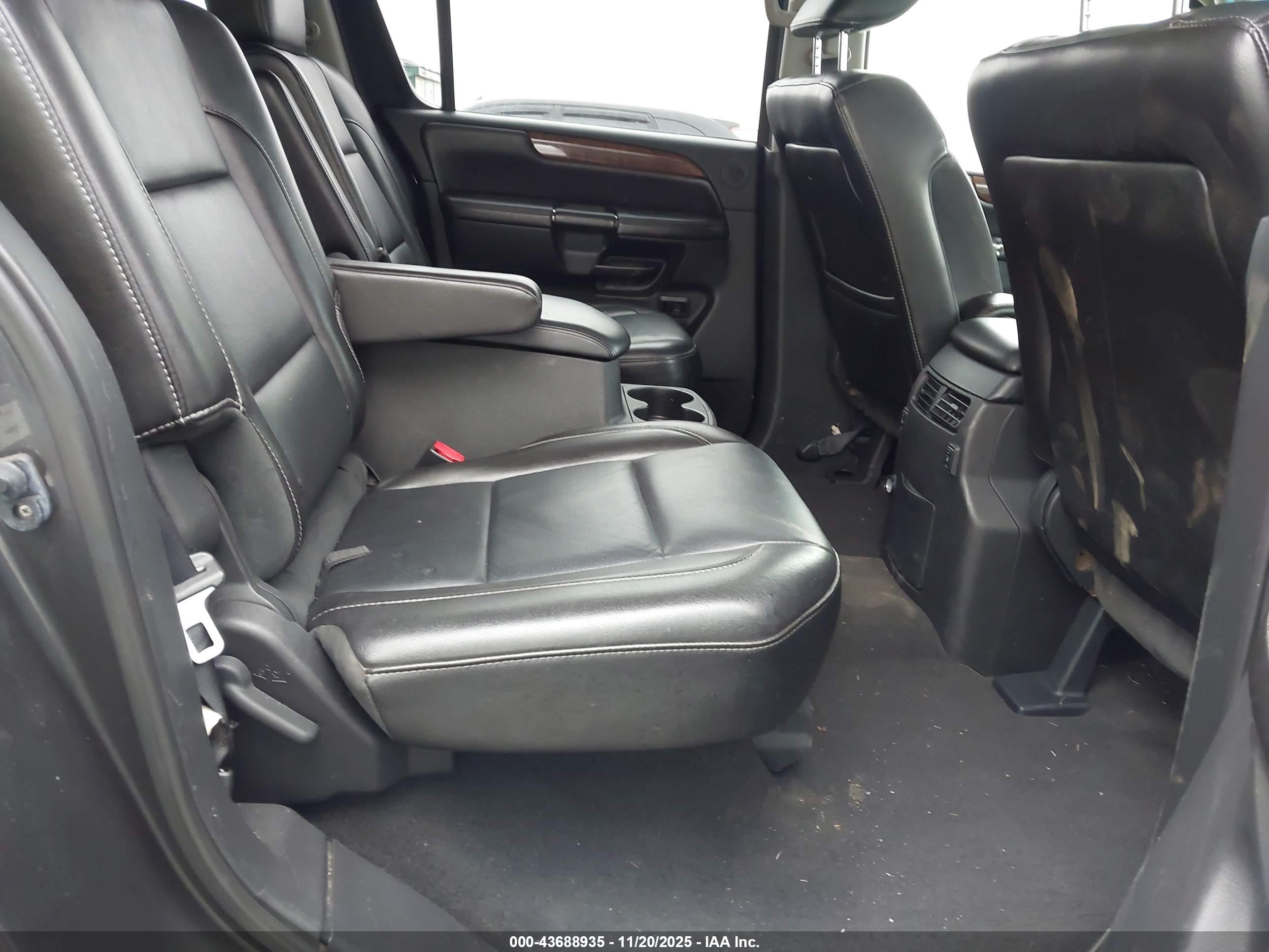 NISSAN ARMADA image 8