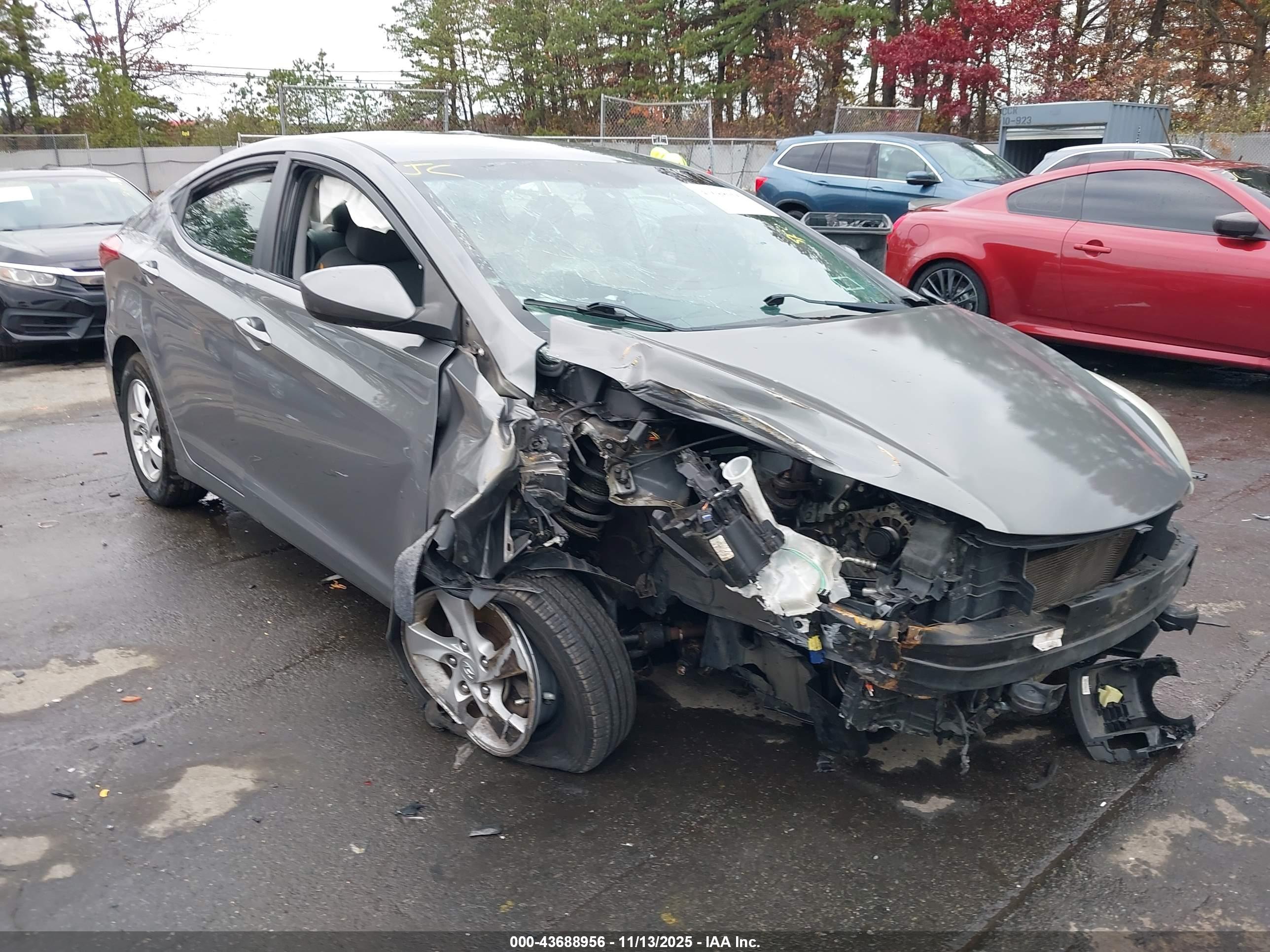 HYUNDAI ELANTRA image 6