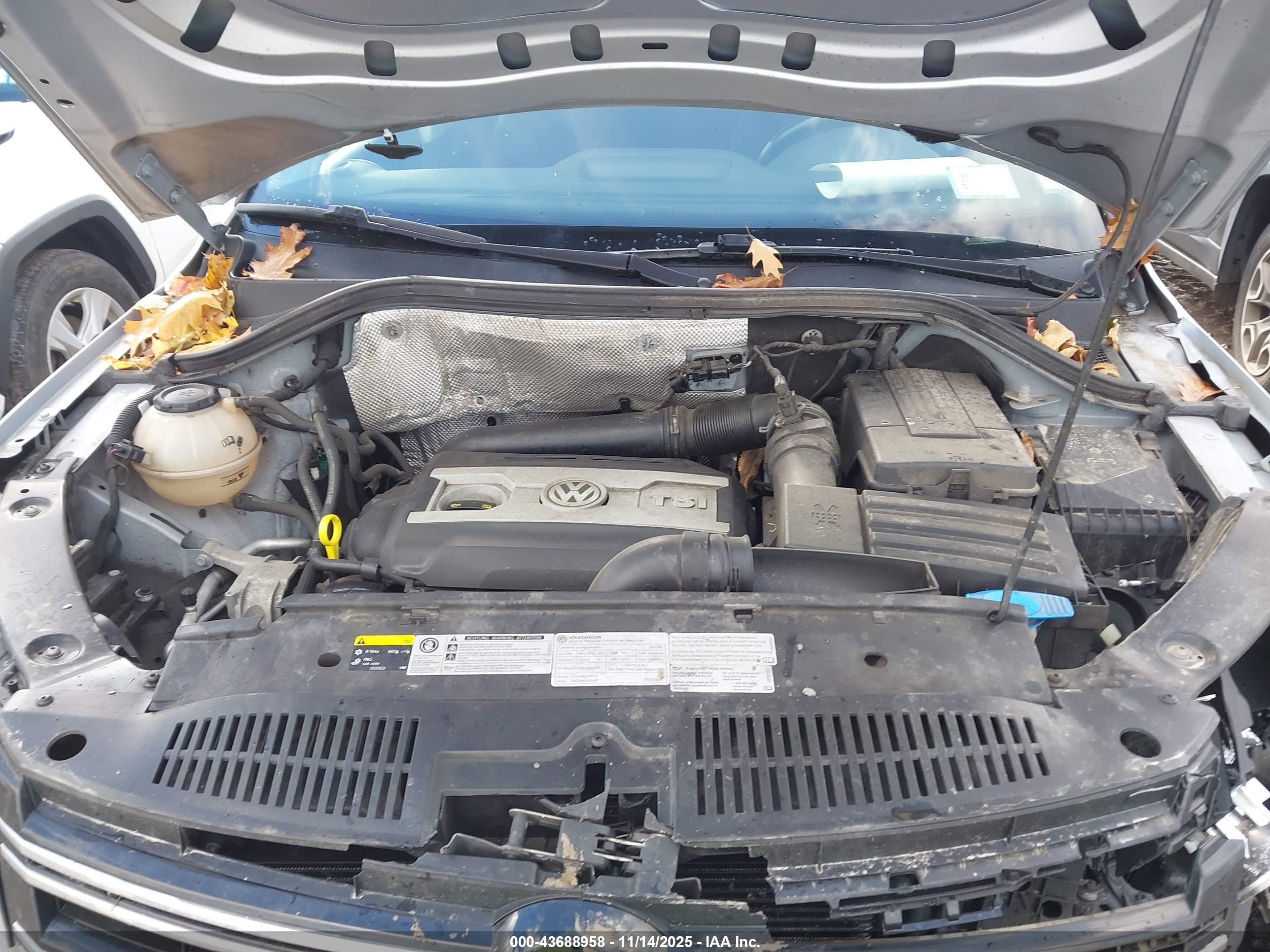 VOLKSWAGEN TIGUAN image 10