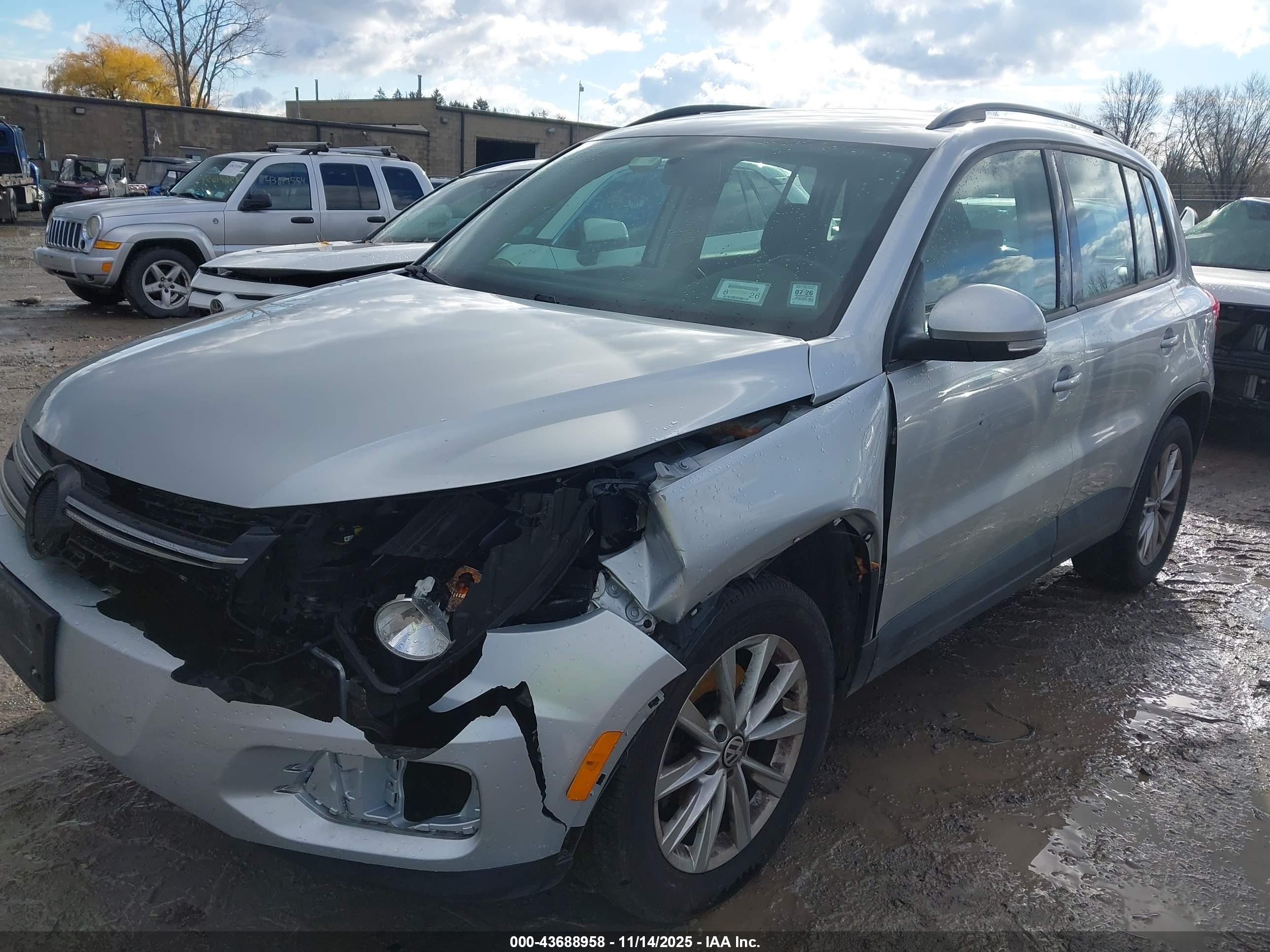 VOLKSWAGEN TIGUAN image 2