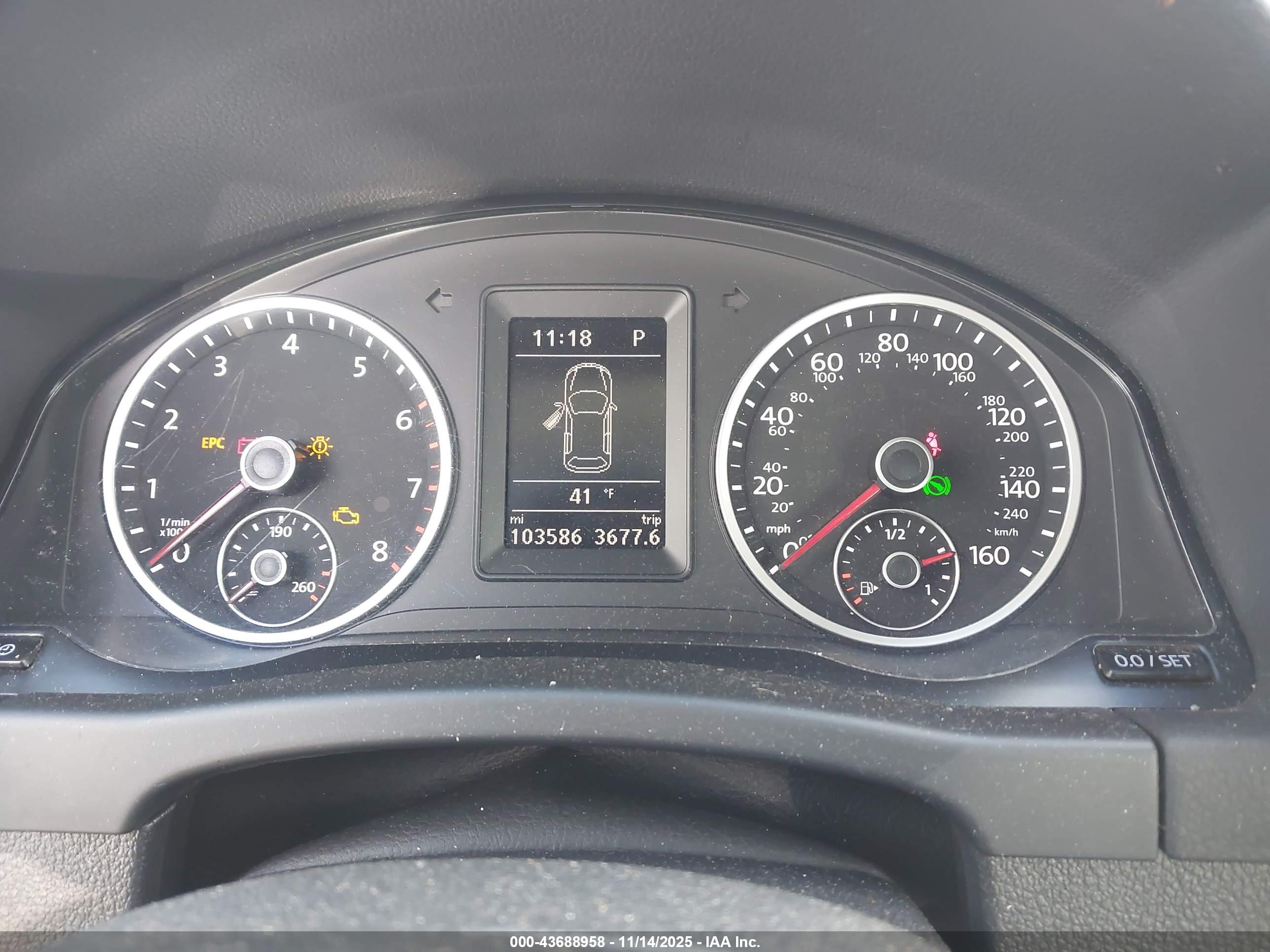 VOLKSWAGEN TIGUAN image 7