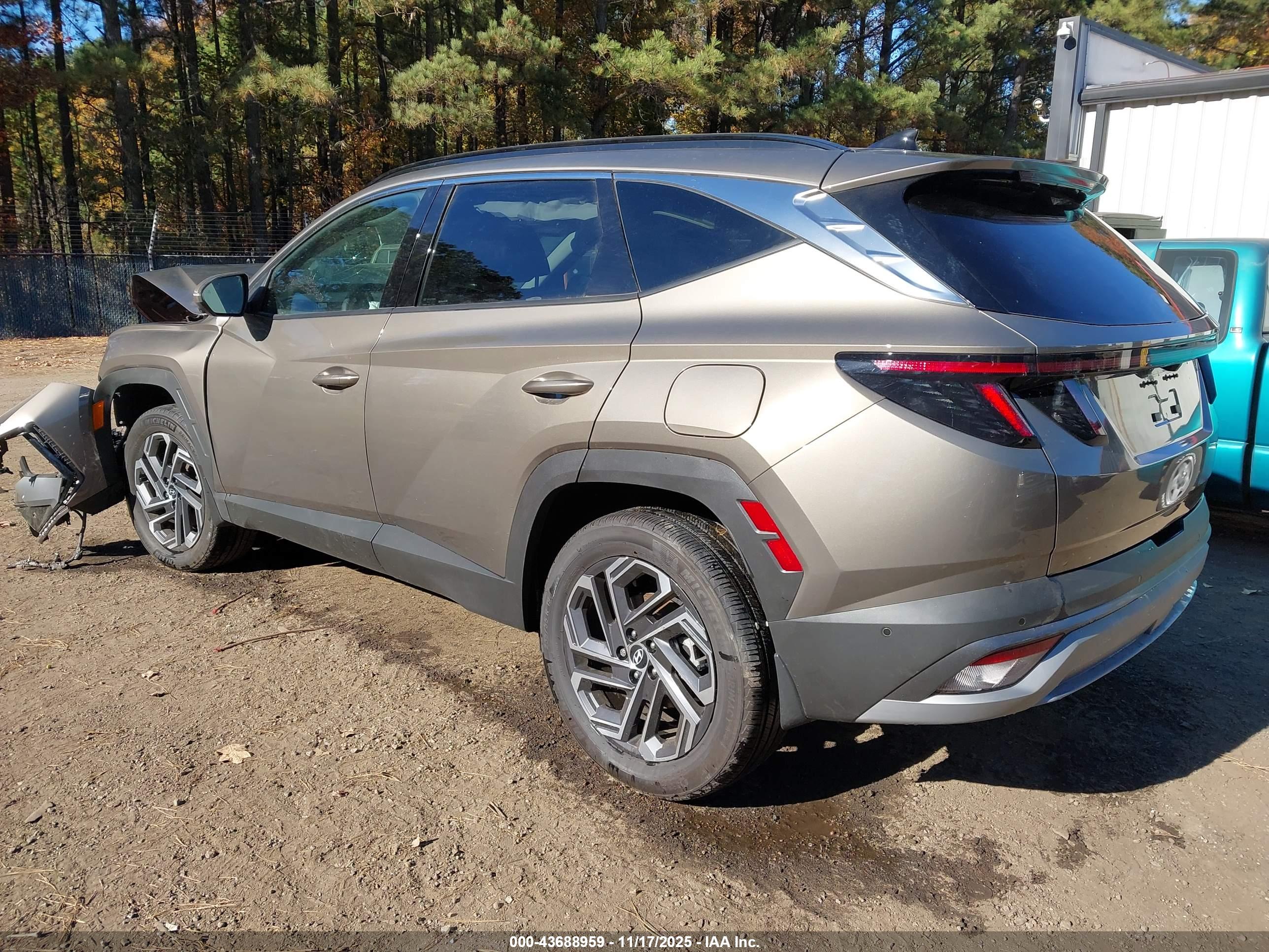 HYUNDAI TUCSON image 3