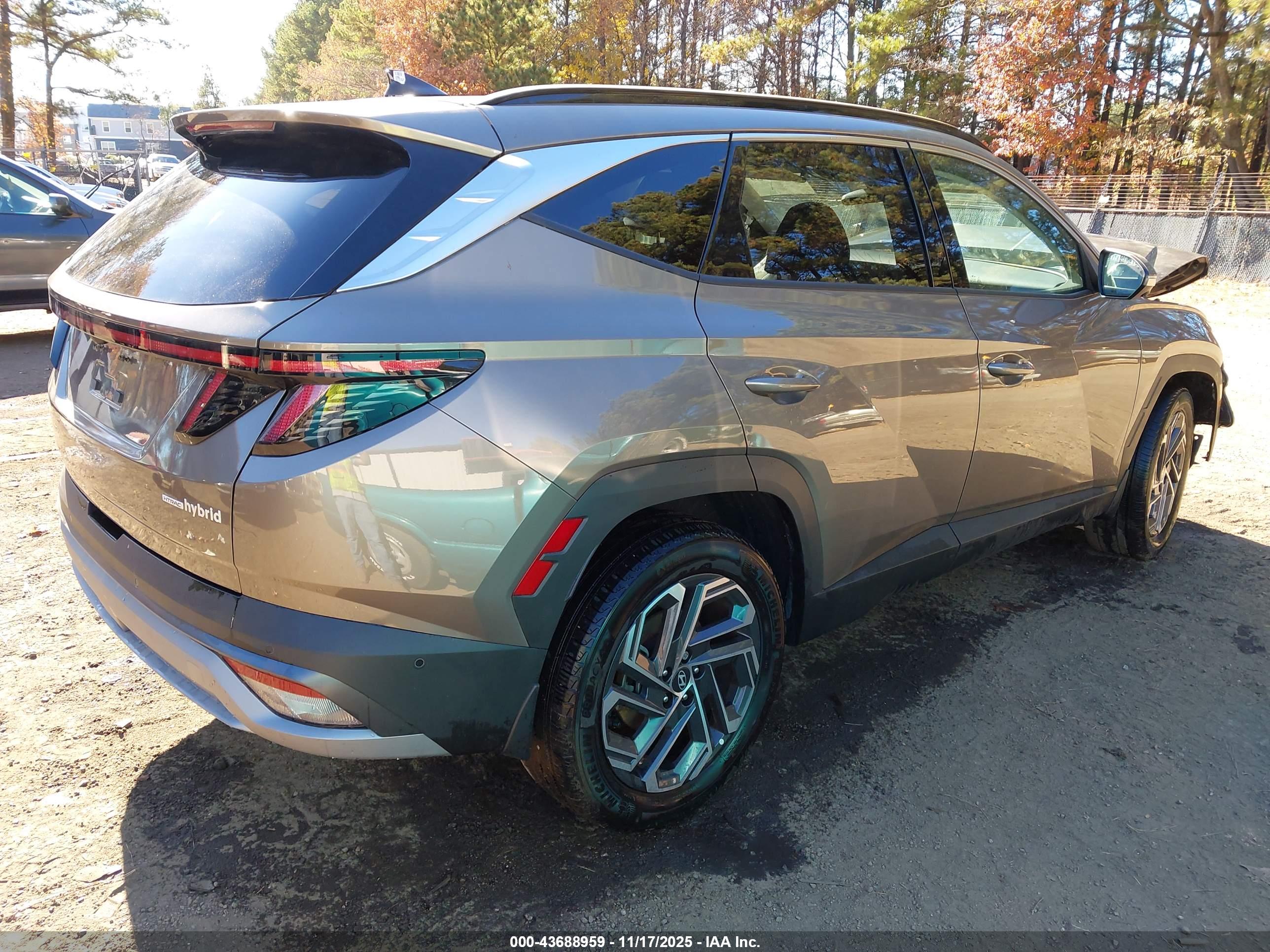 HYUNDAI TUCSON image 4