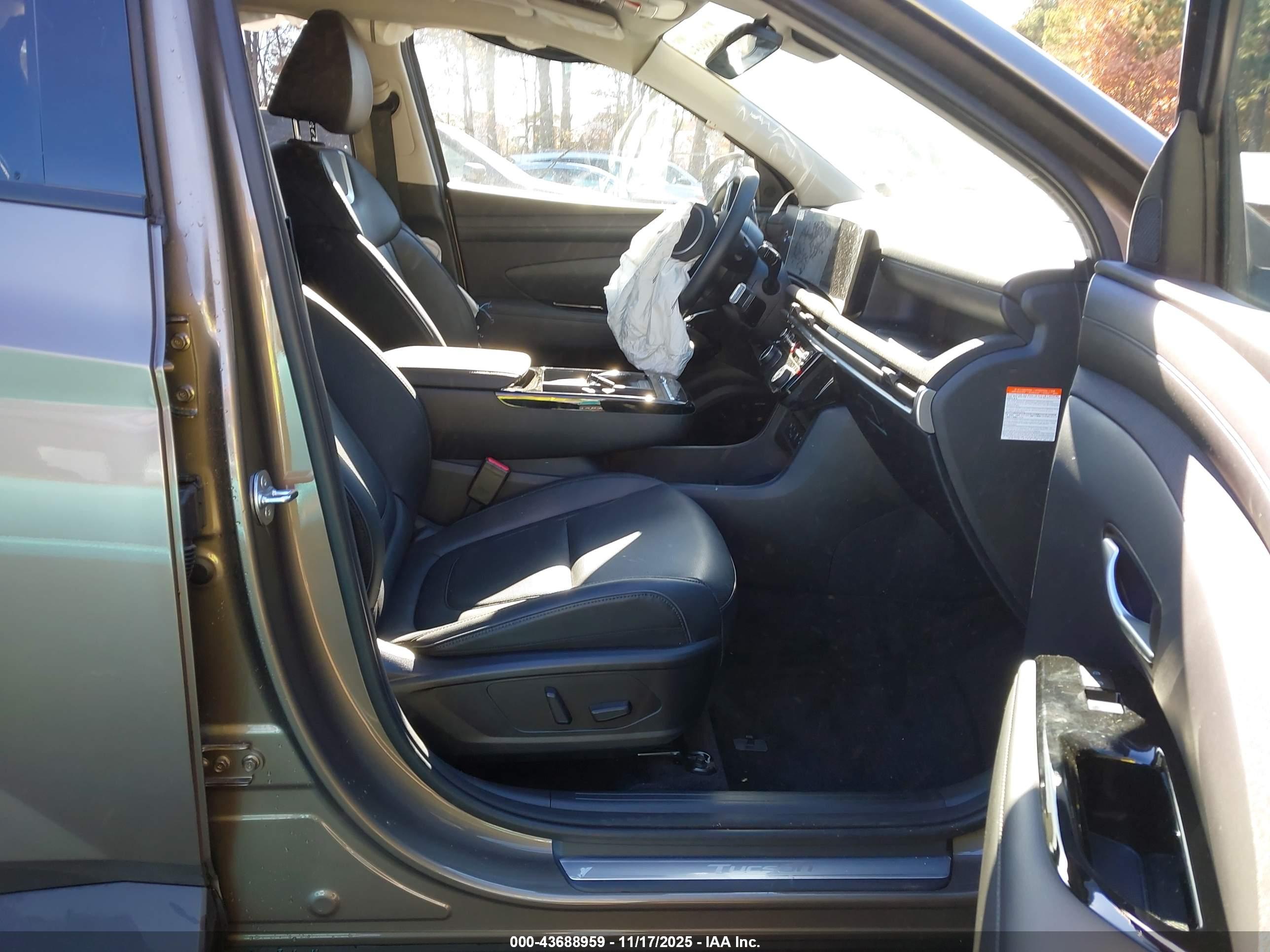 HYUNDAI TUCSON image 5