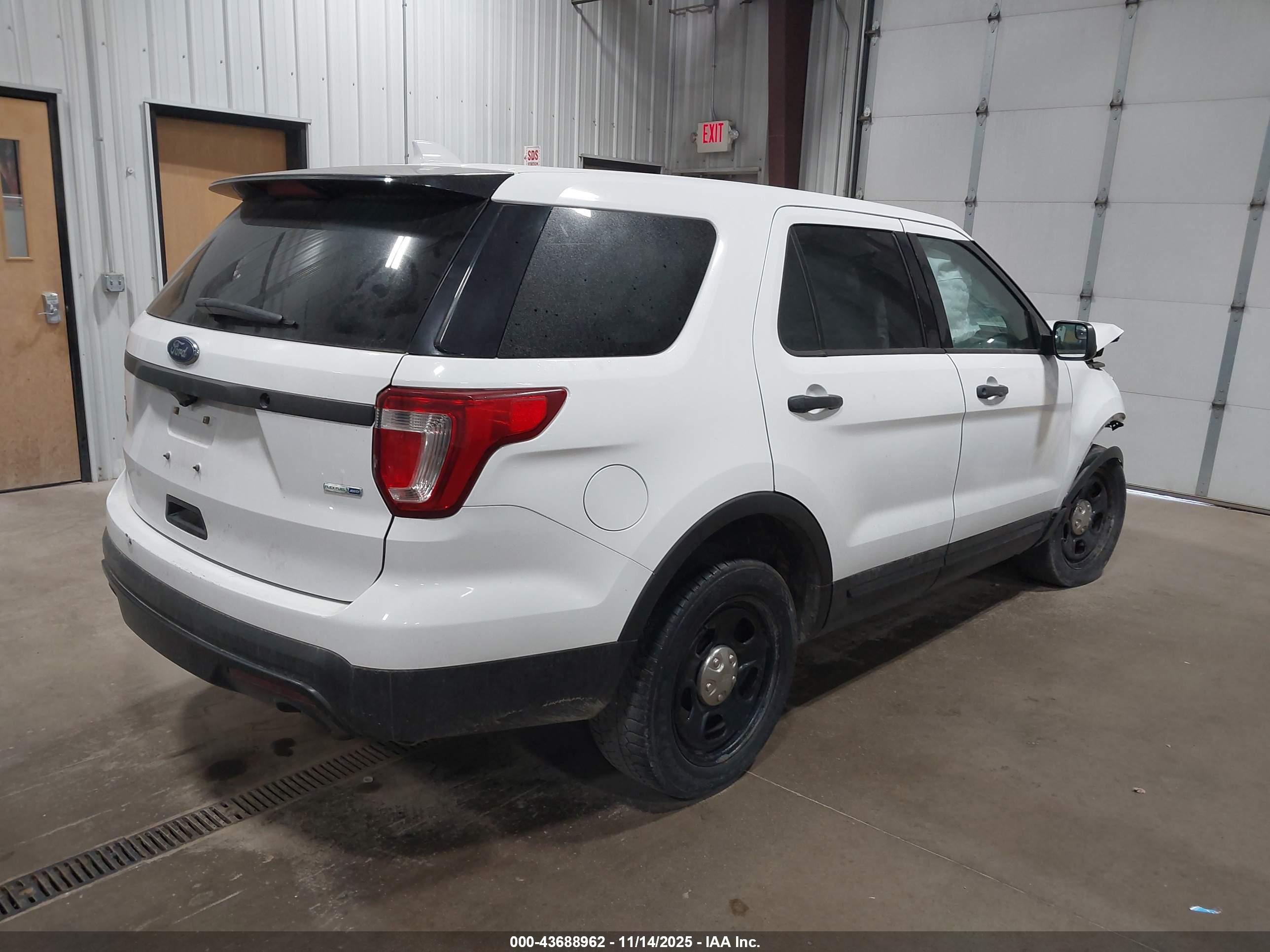 FORD UTILITY image 4