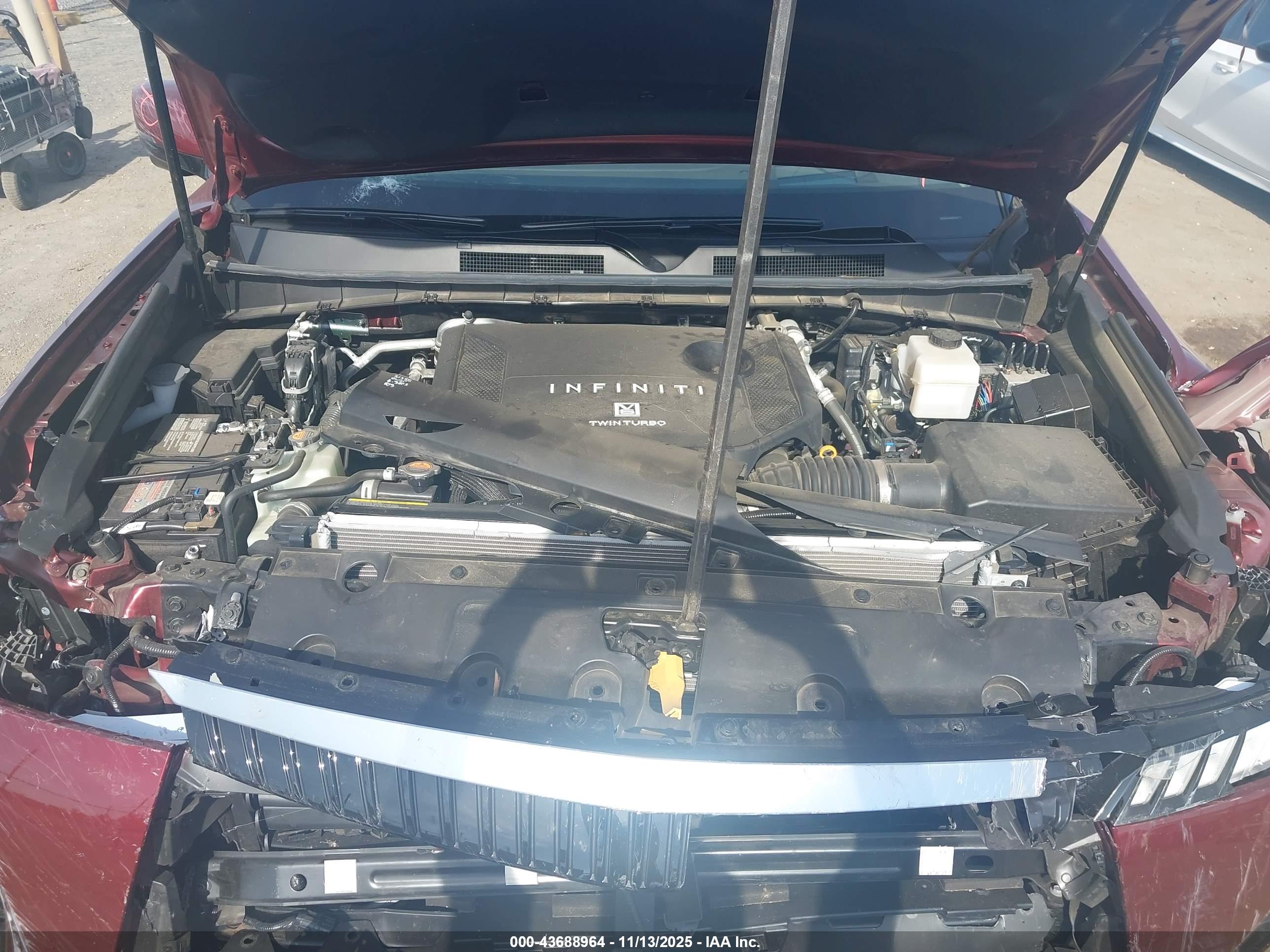 INFINITI QX80 image 10