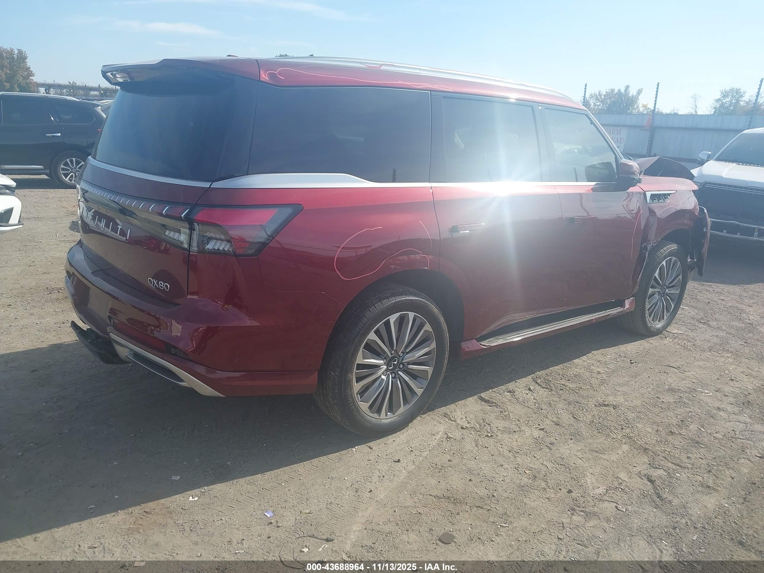 INFINITI QX80 image 4