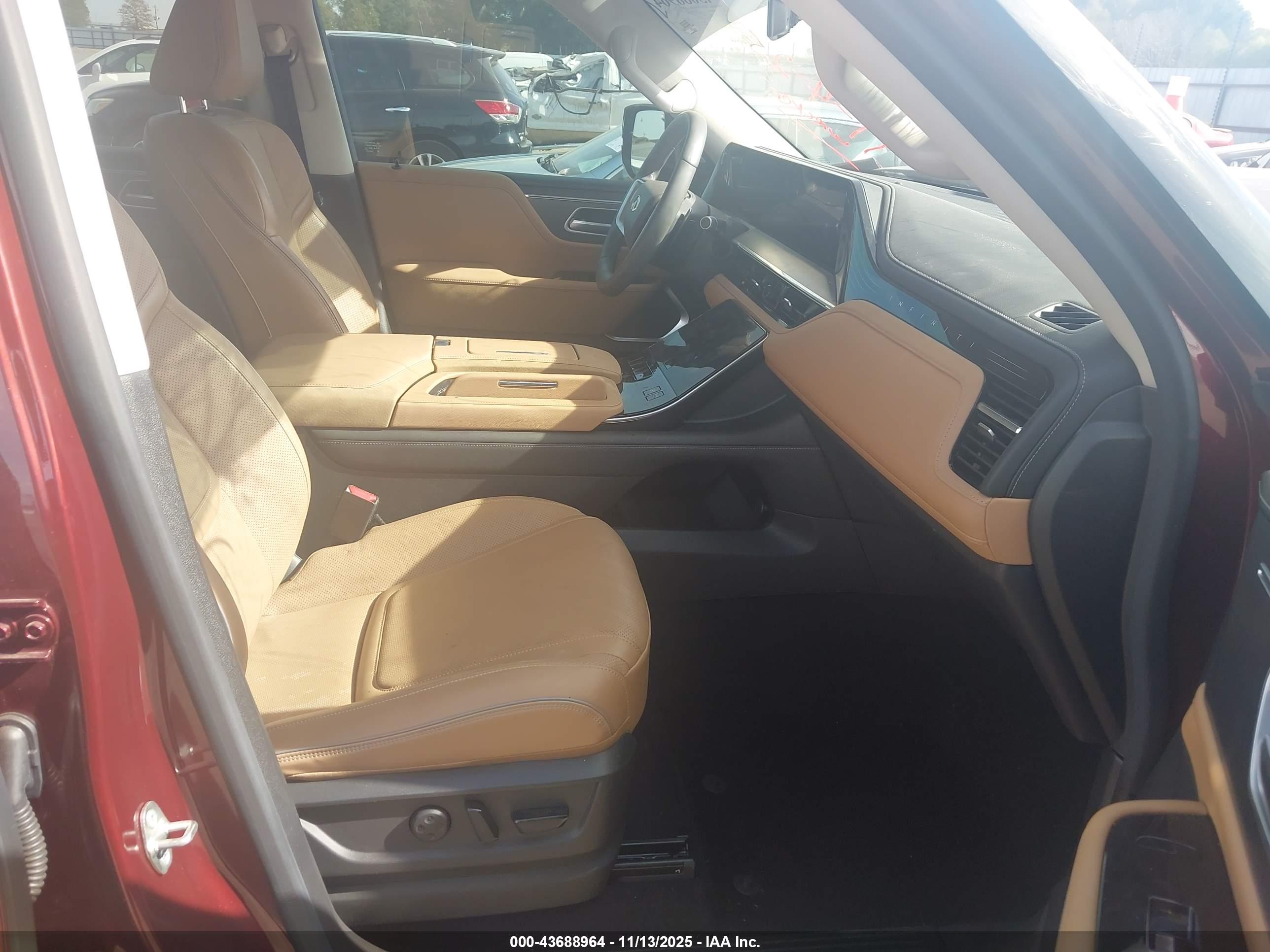 INFINITI QX80 image 5