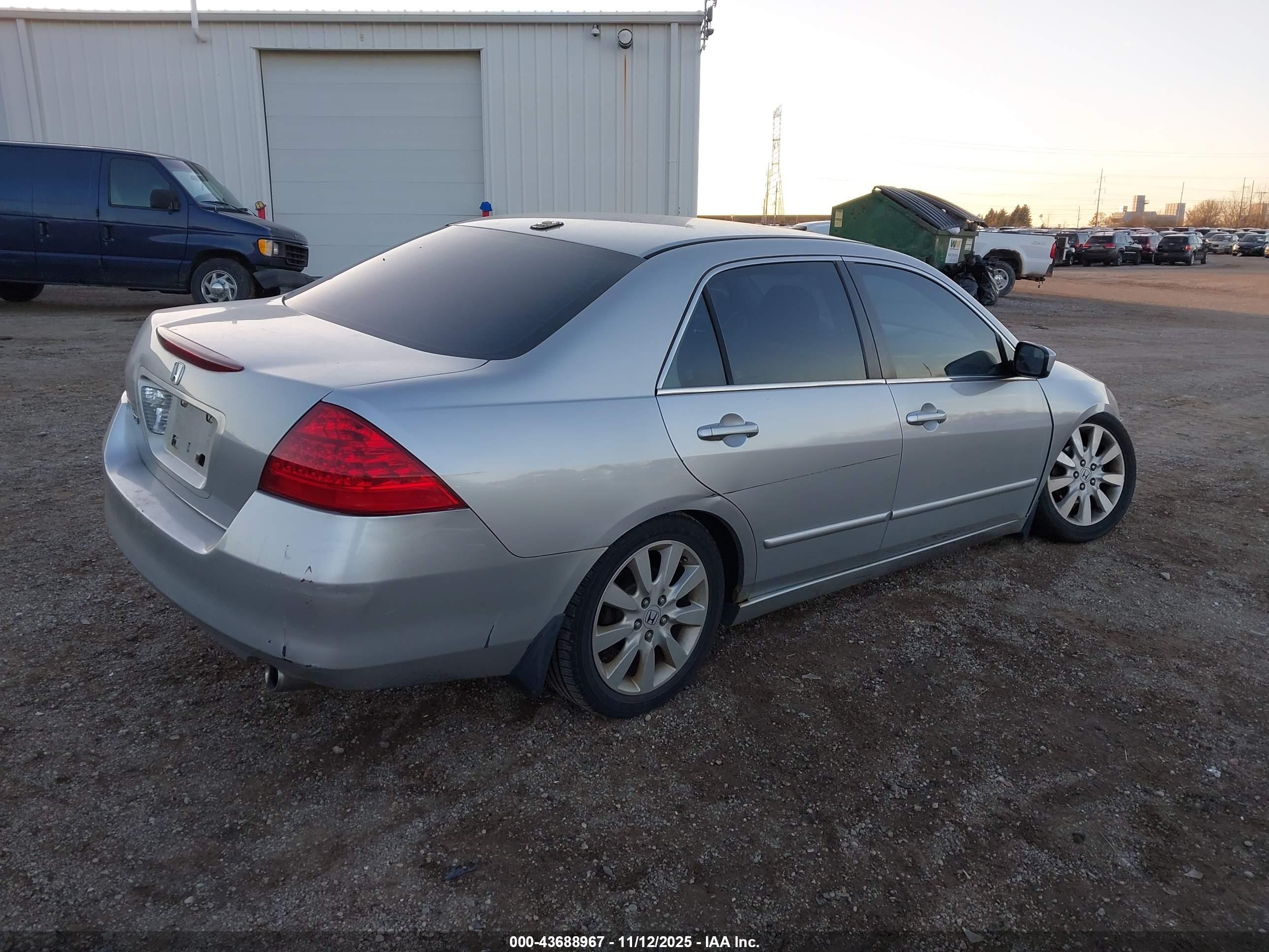 HONDA ACCORD image 4