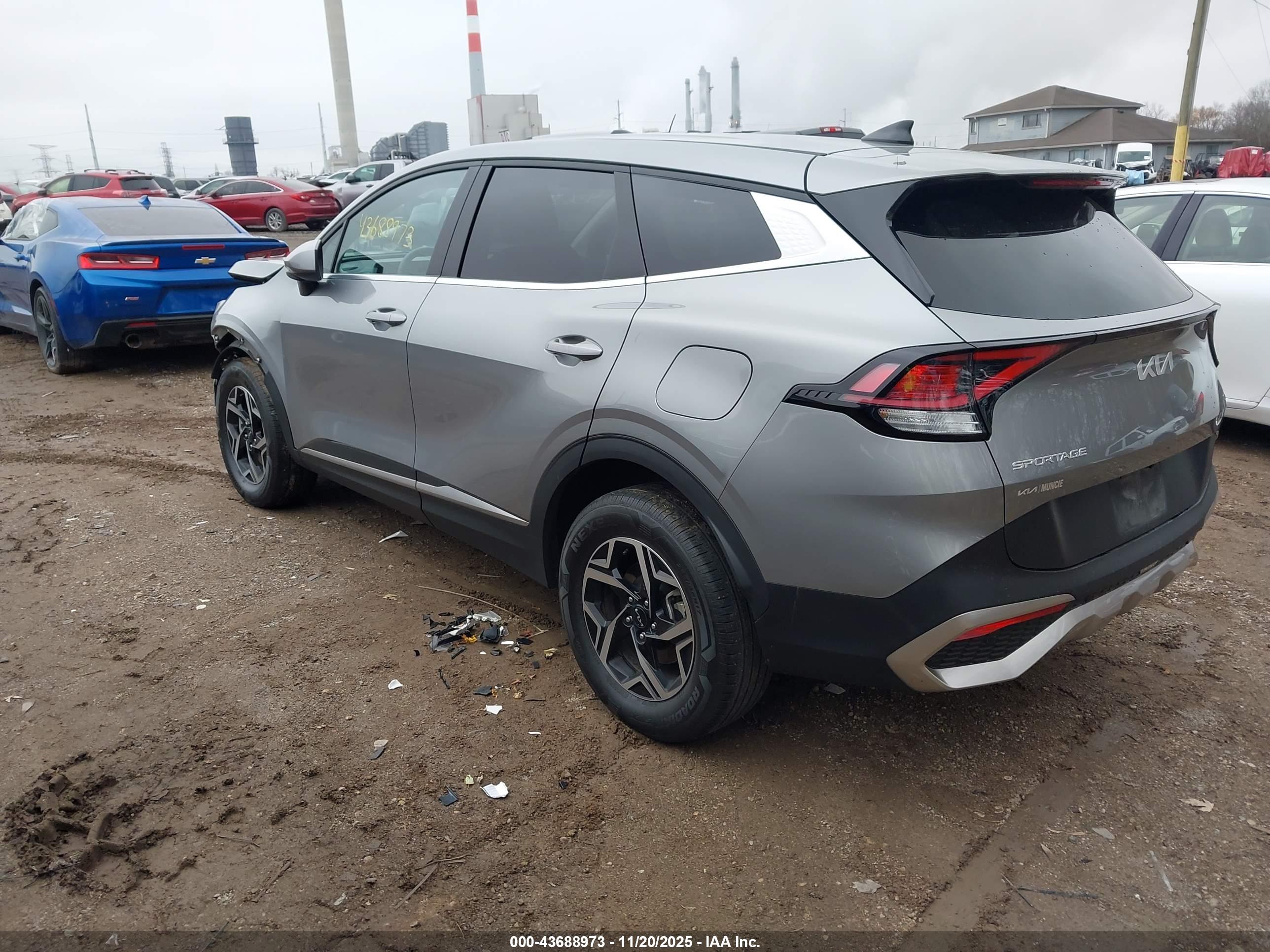 KIA SPORTAGE image 3