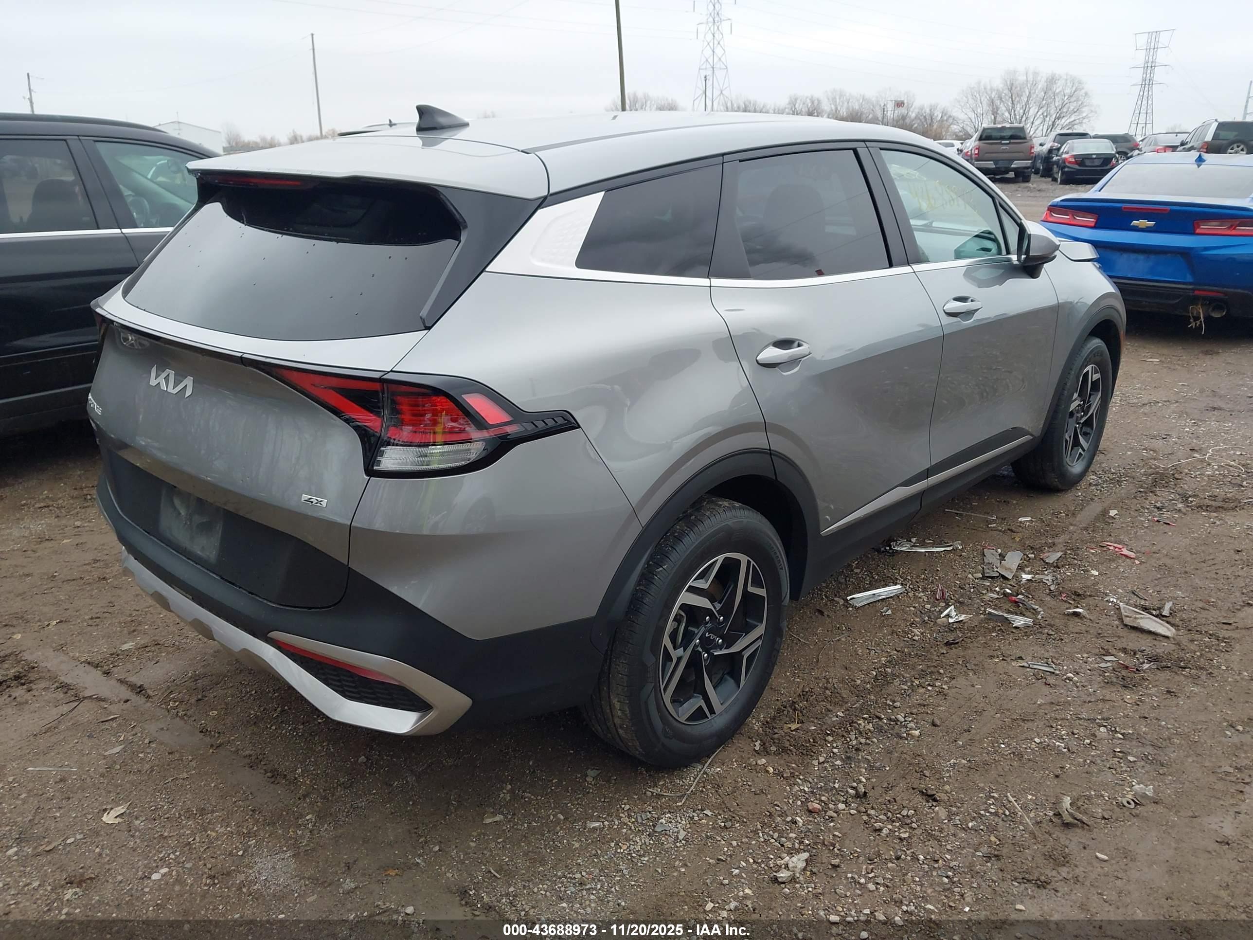 KIA SPORTAGE image 4