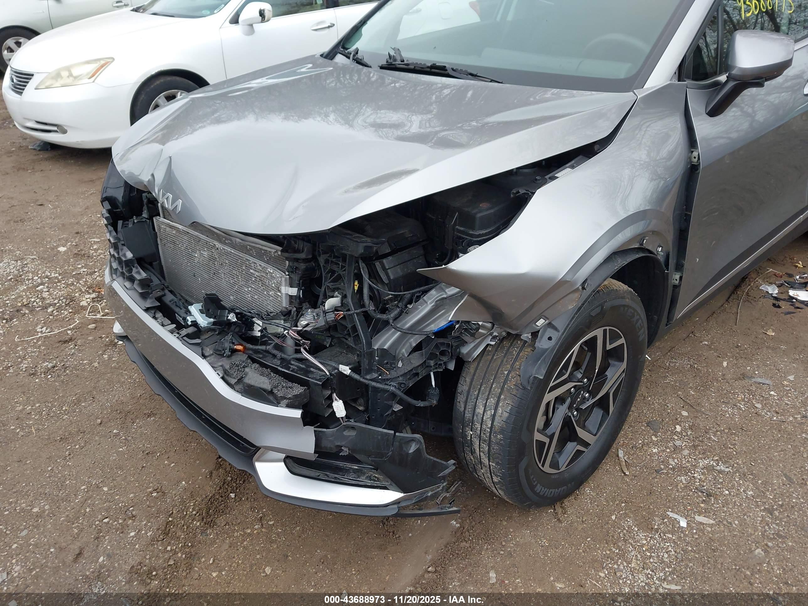 KIA SPORTAGE image 6