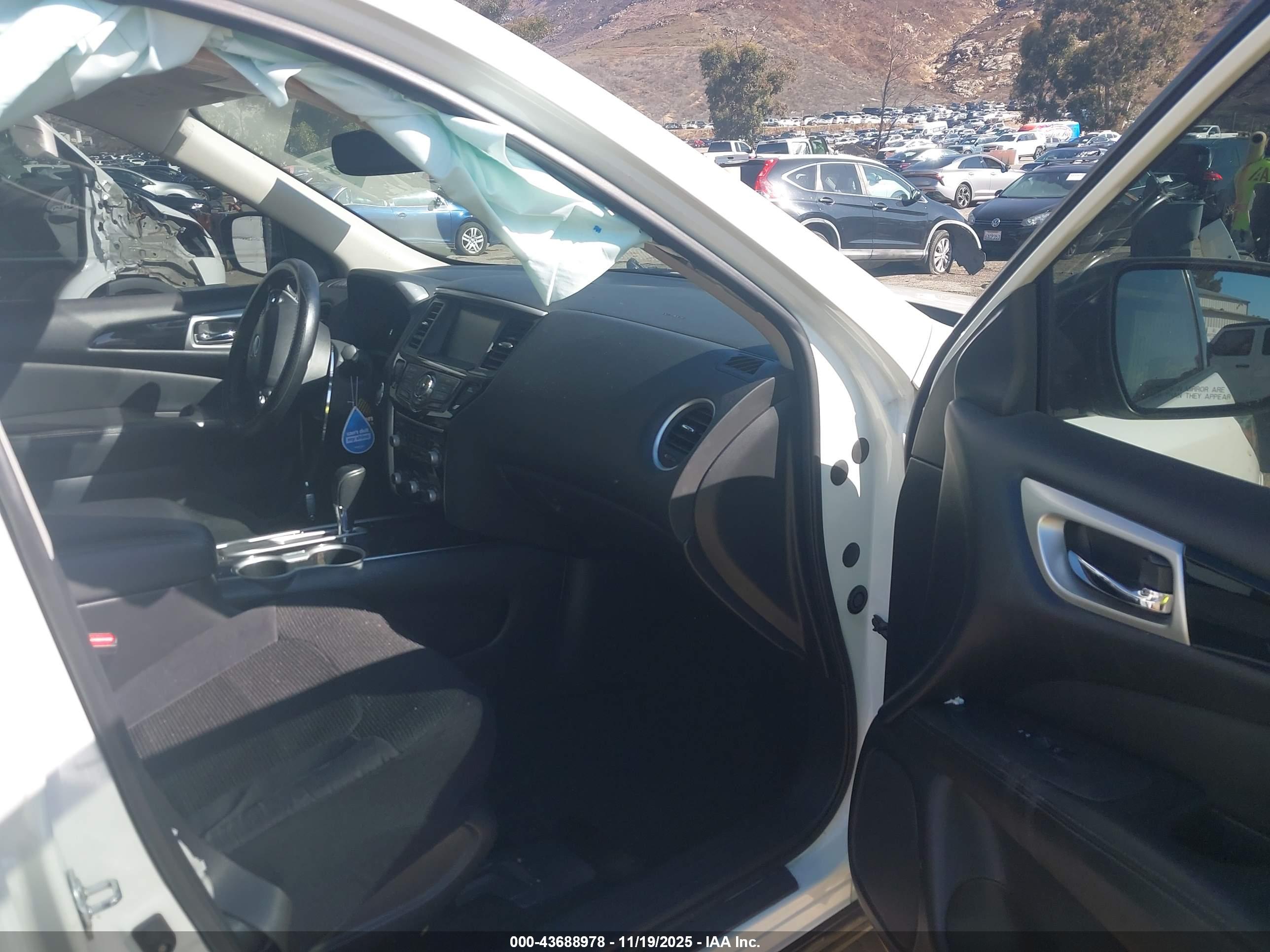 NISSAN PATHFINDER image 5