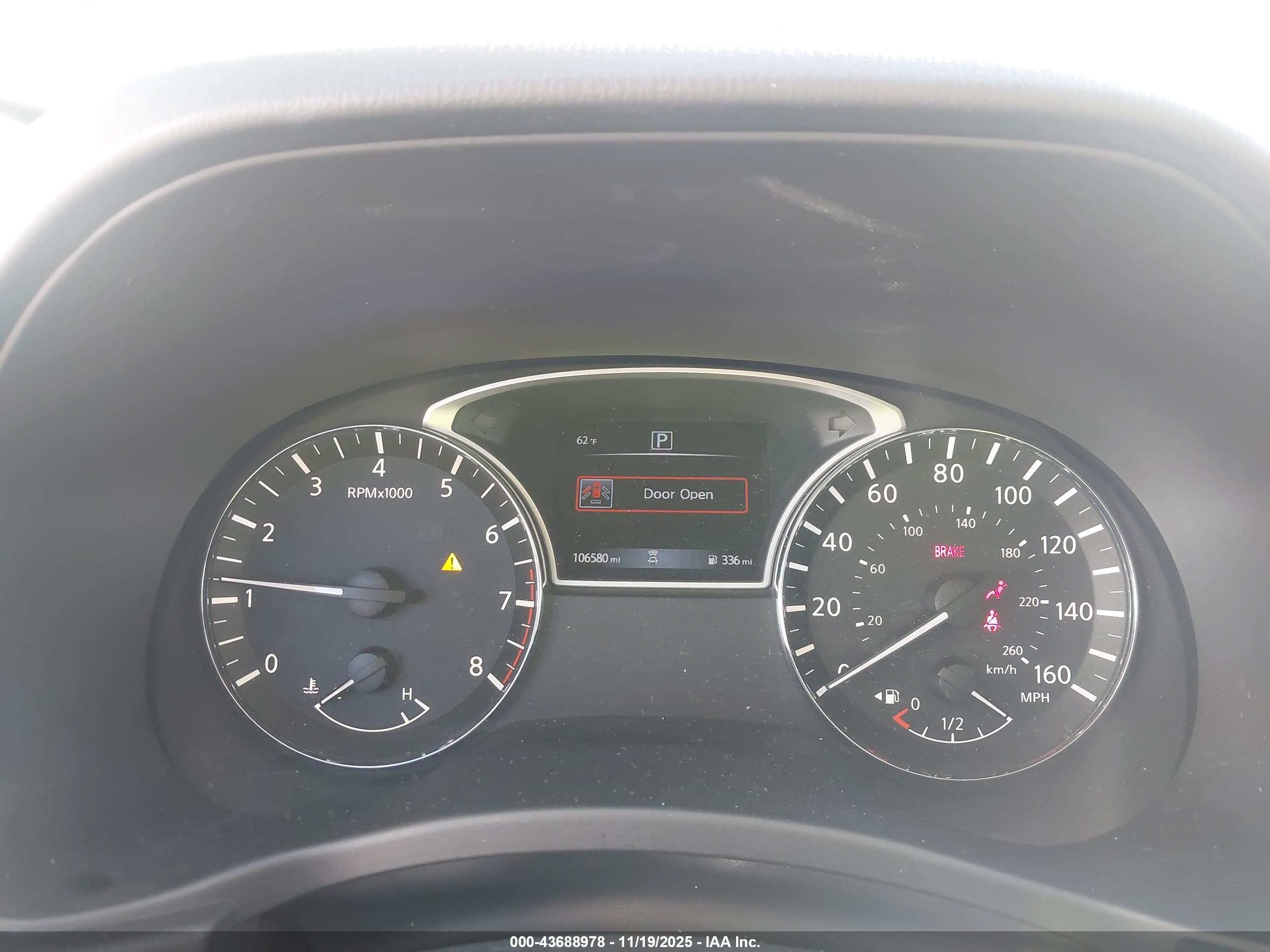 NISSAN PATHFINDER image 7