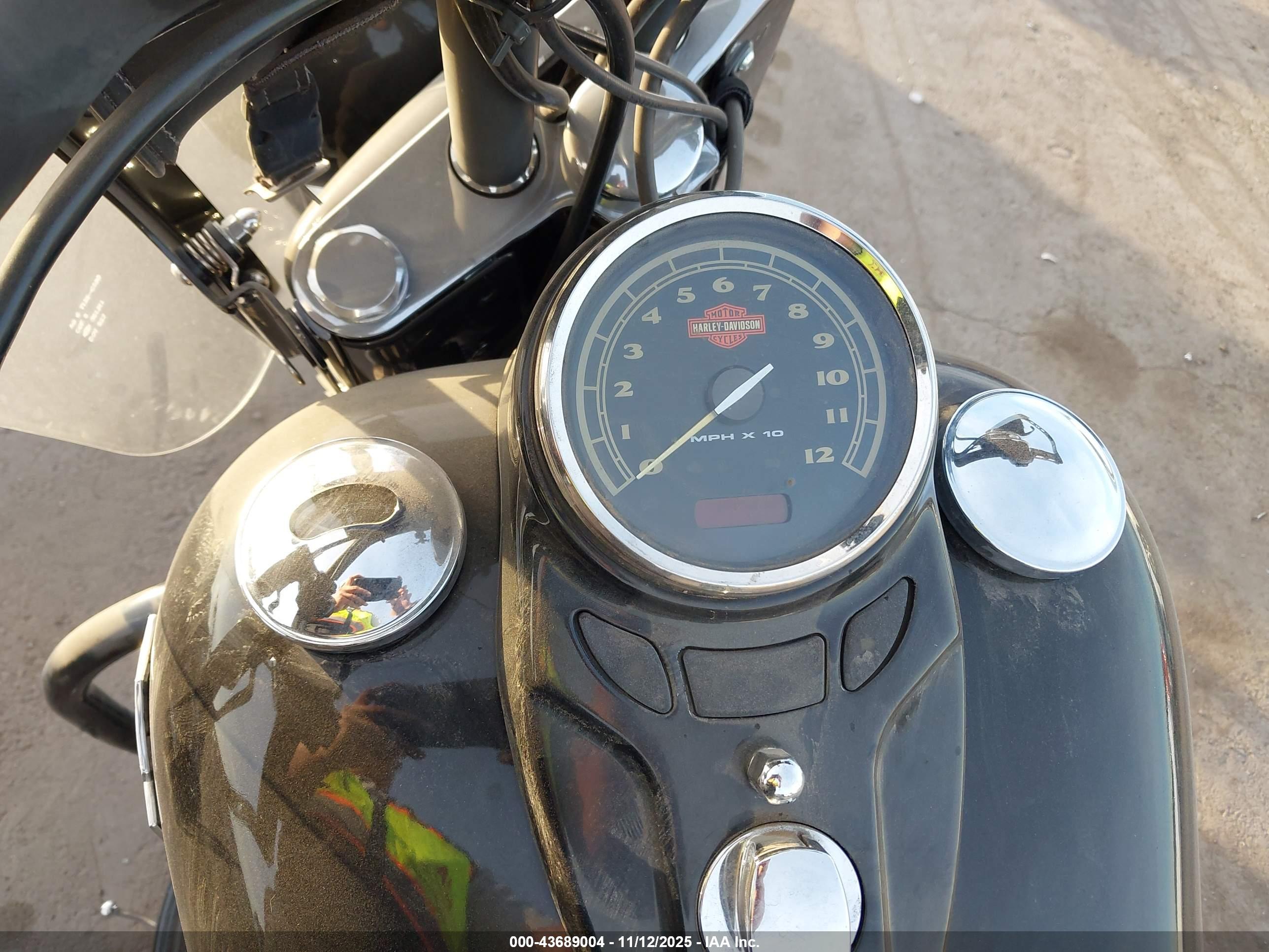 HARLEY-DAVIDSON FLS image 7
