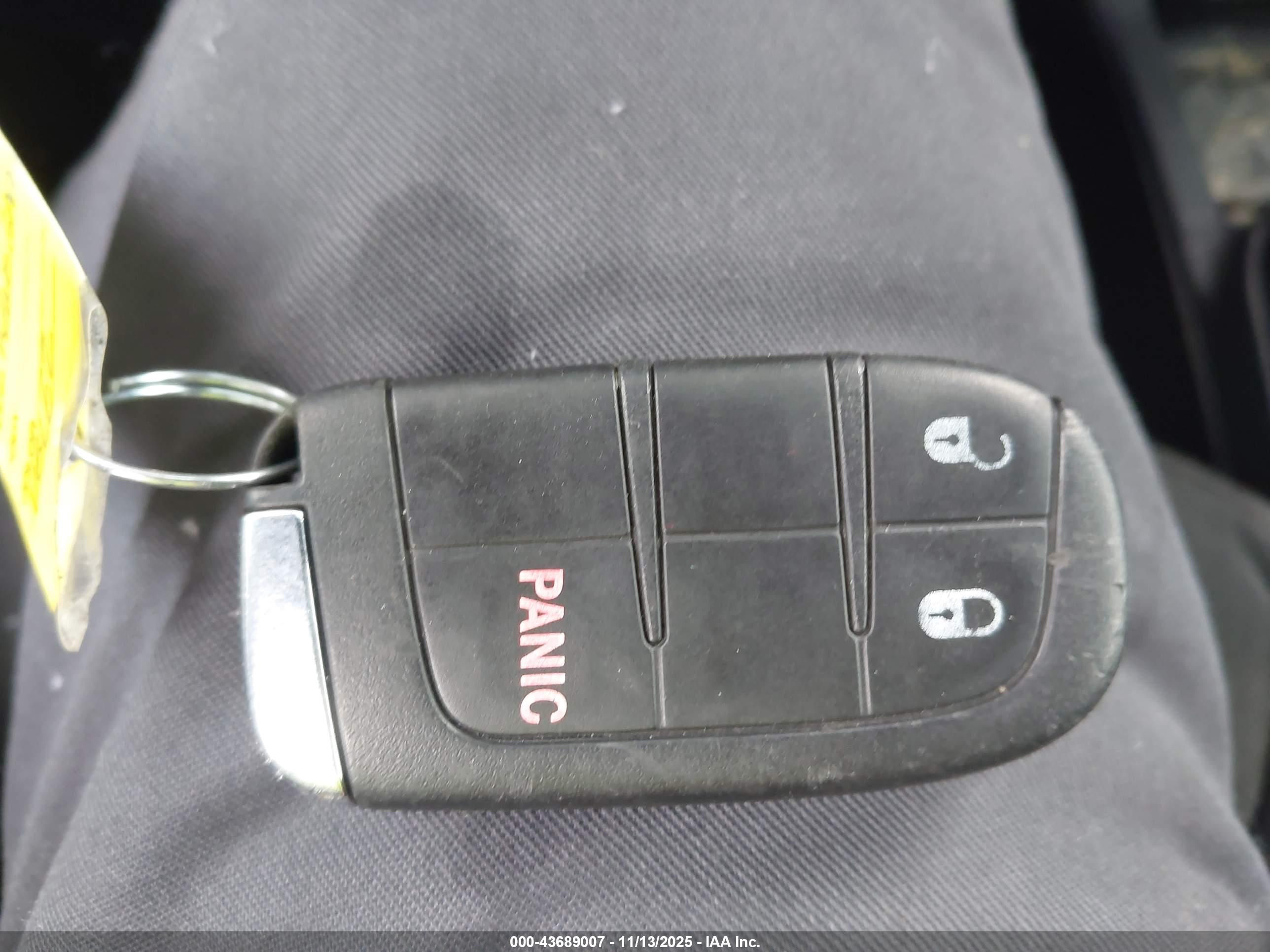 JEEP RENEGADE image 11
