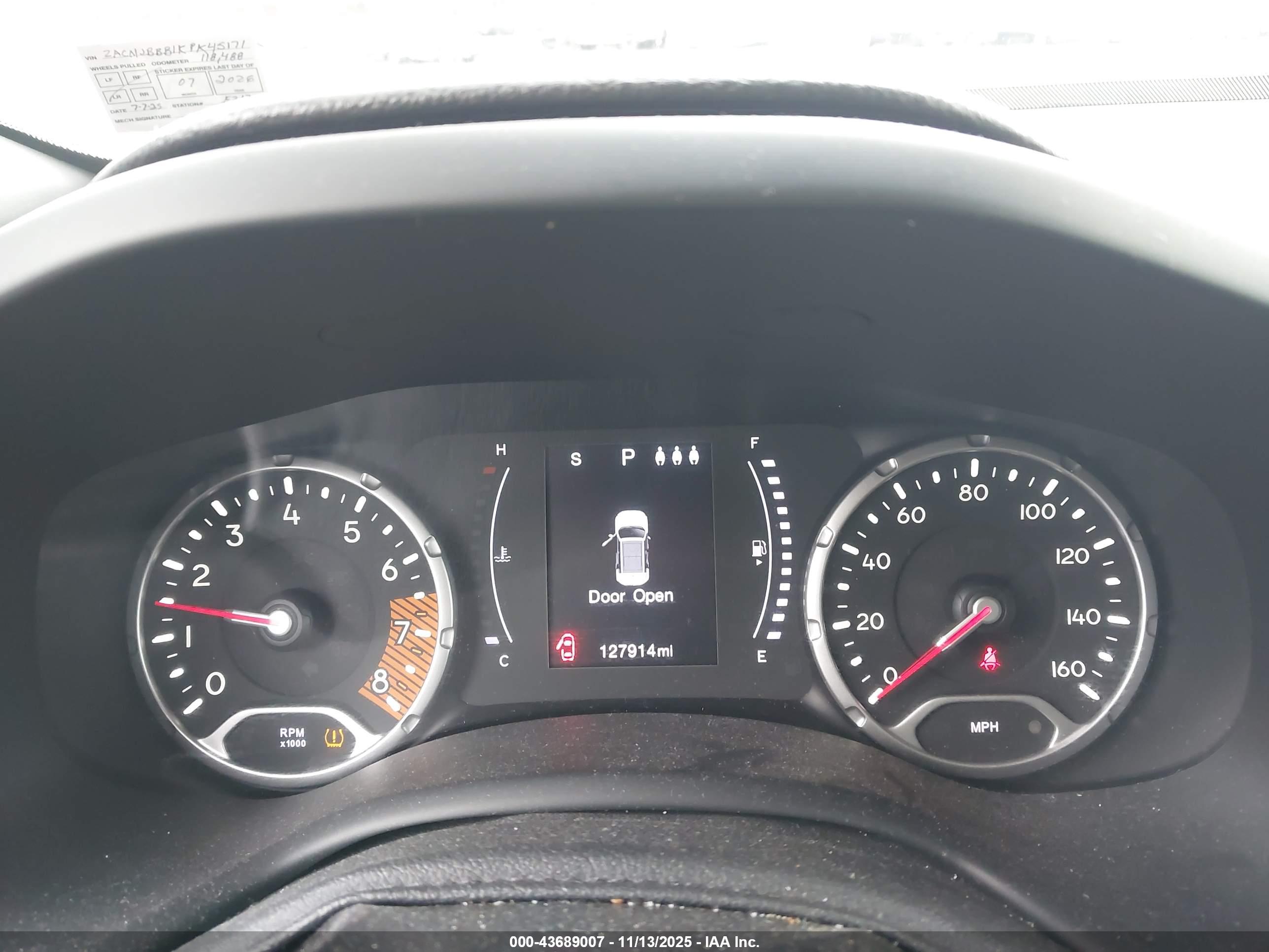 JEEP RENEGADE image 7