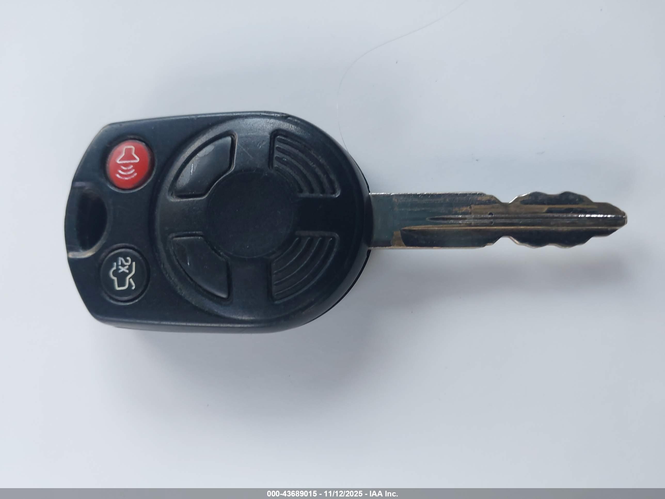FORD FUSION image 11