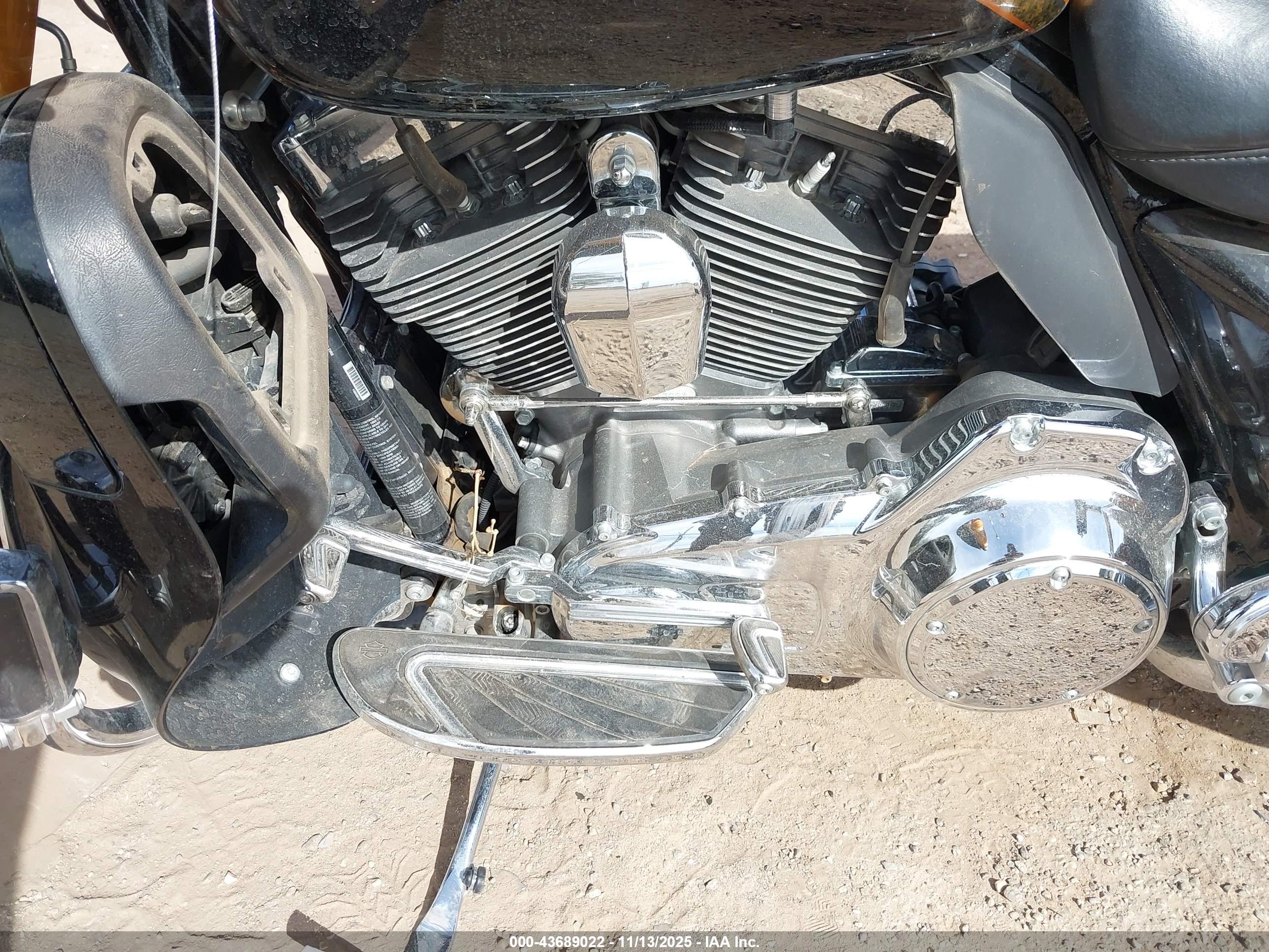 HARLEY-DAVIDSON FLHTKSE image 9