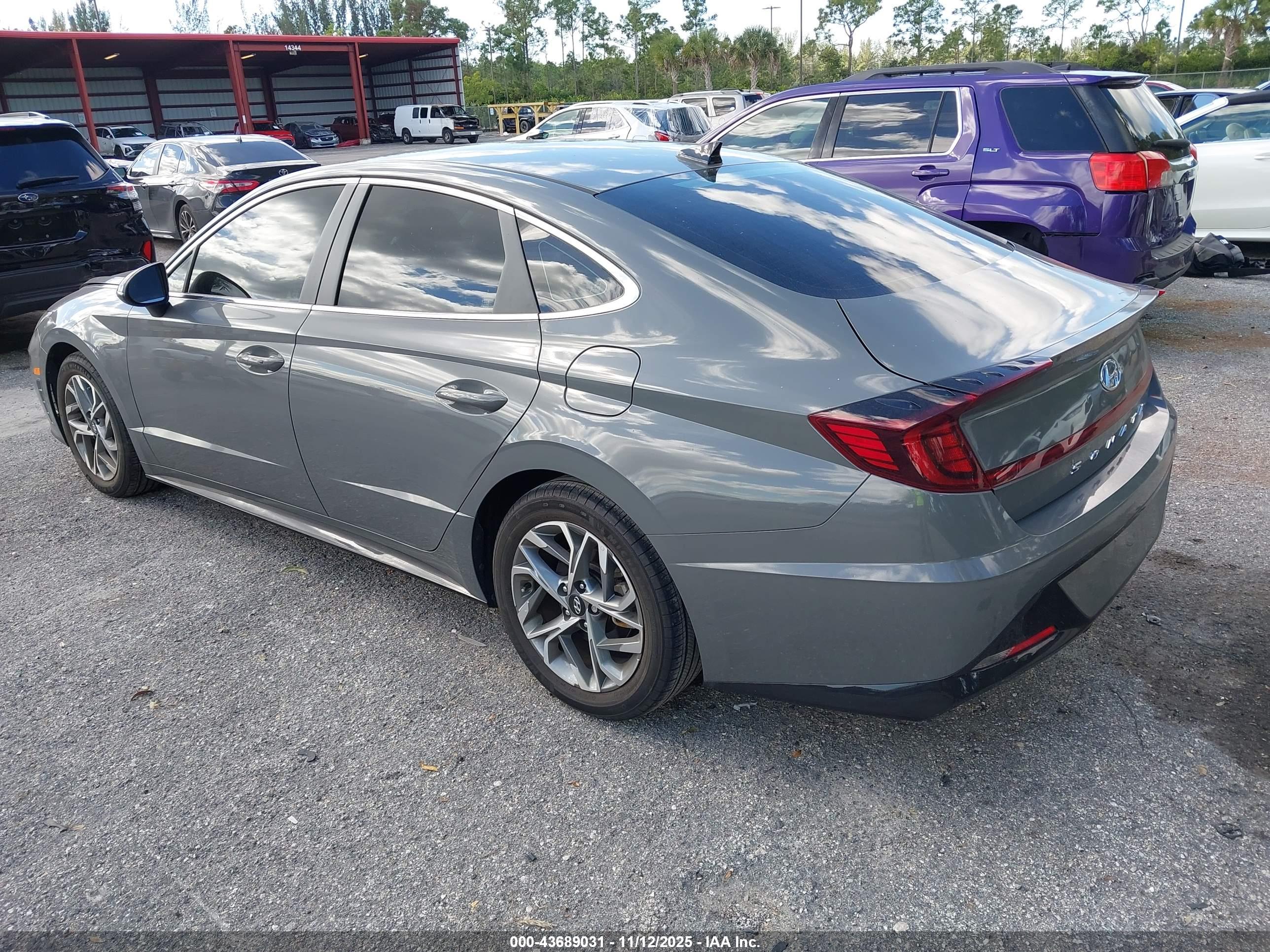 HYUNDAI SONATA image 3