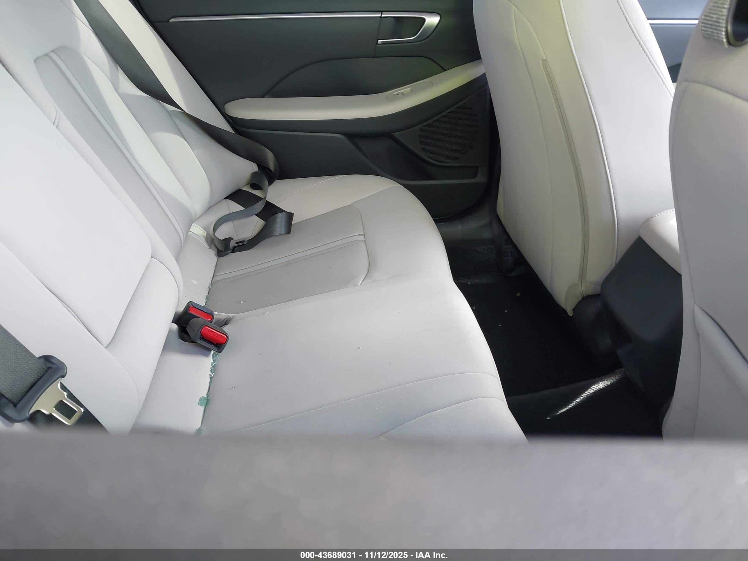 HYUNDAI SONATA image 8