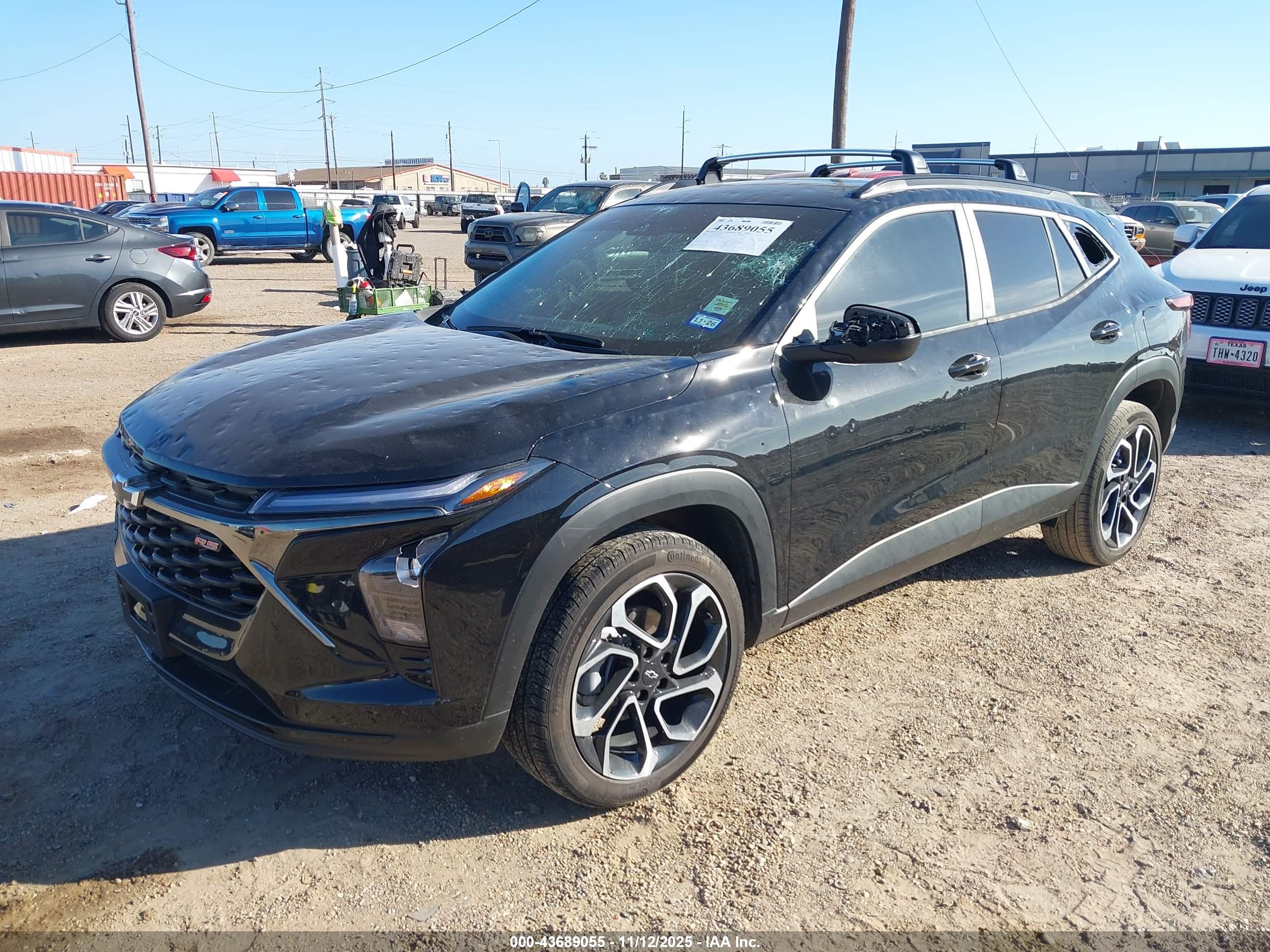 CHEVROLET TRAX image 2