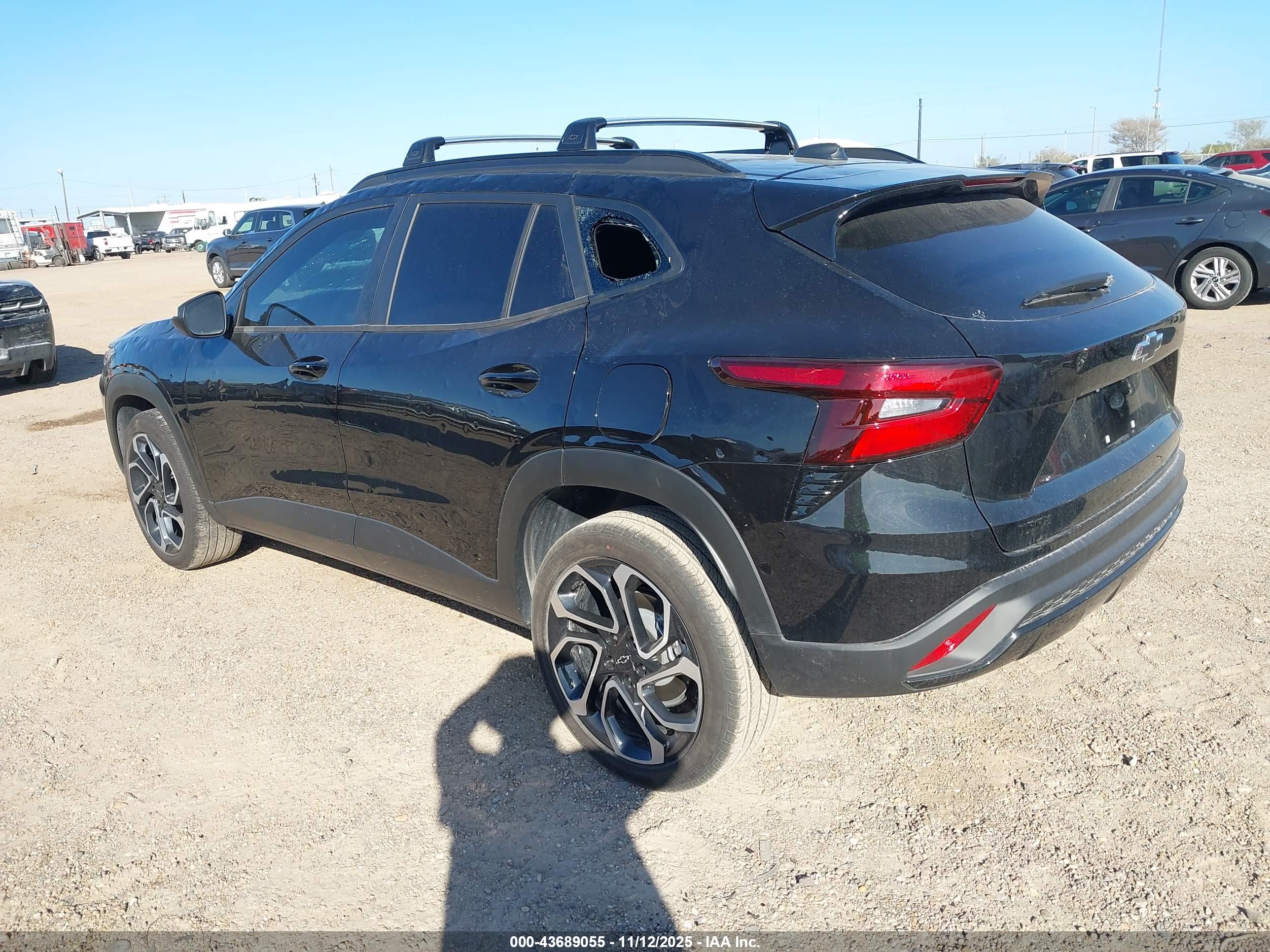 CHEVROLET TRAX image 3