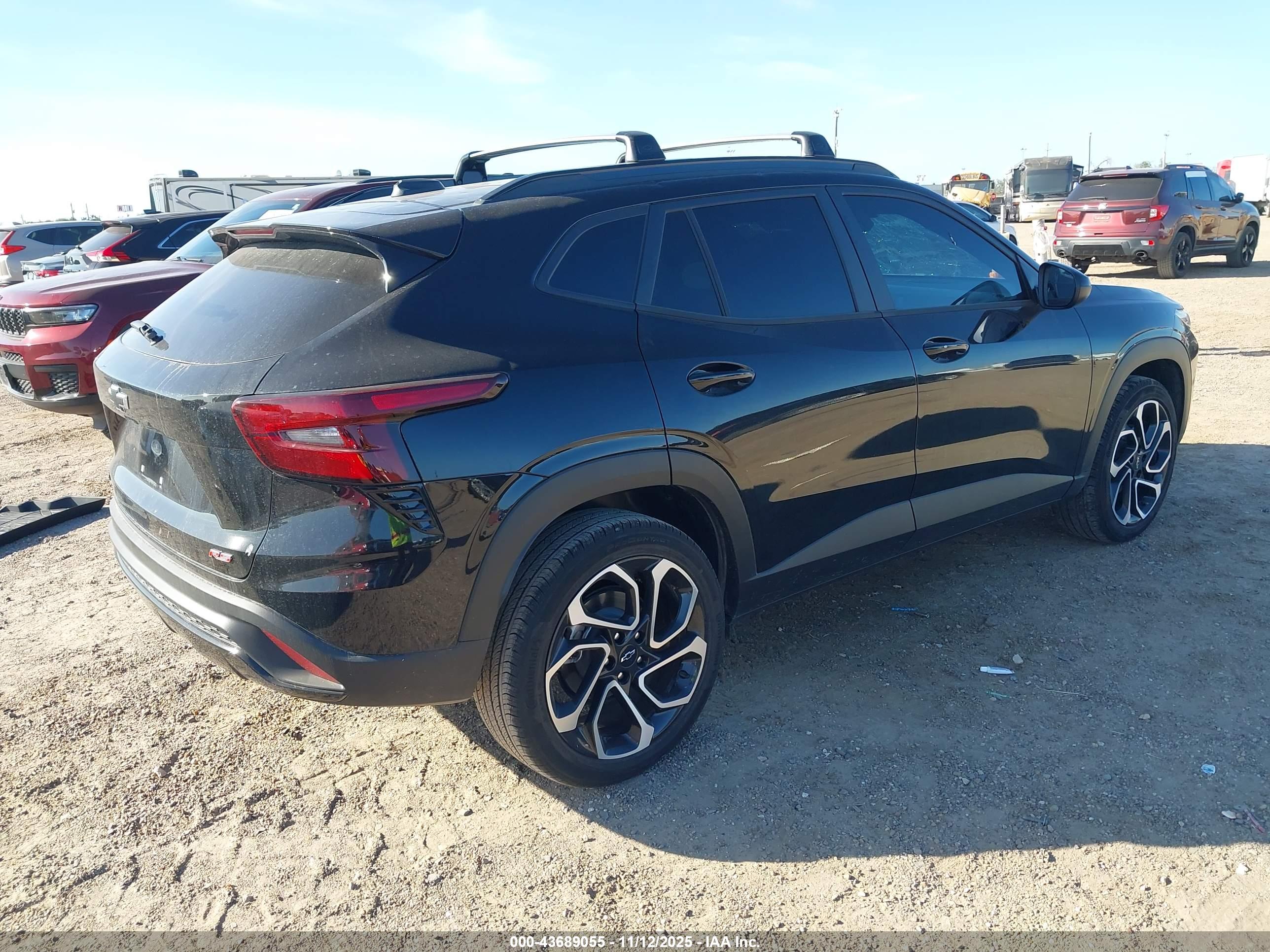 CHEVROLET TRAX image 4