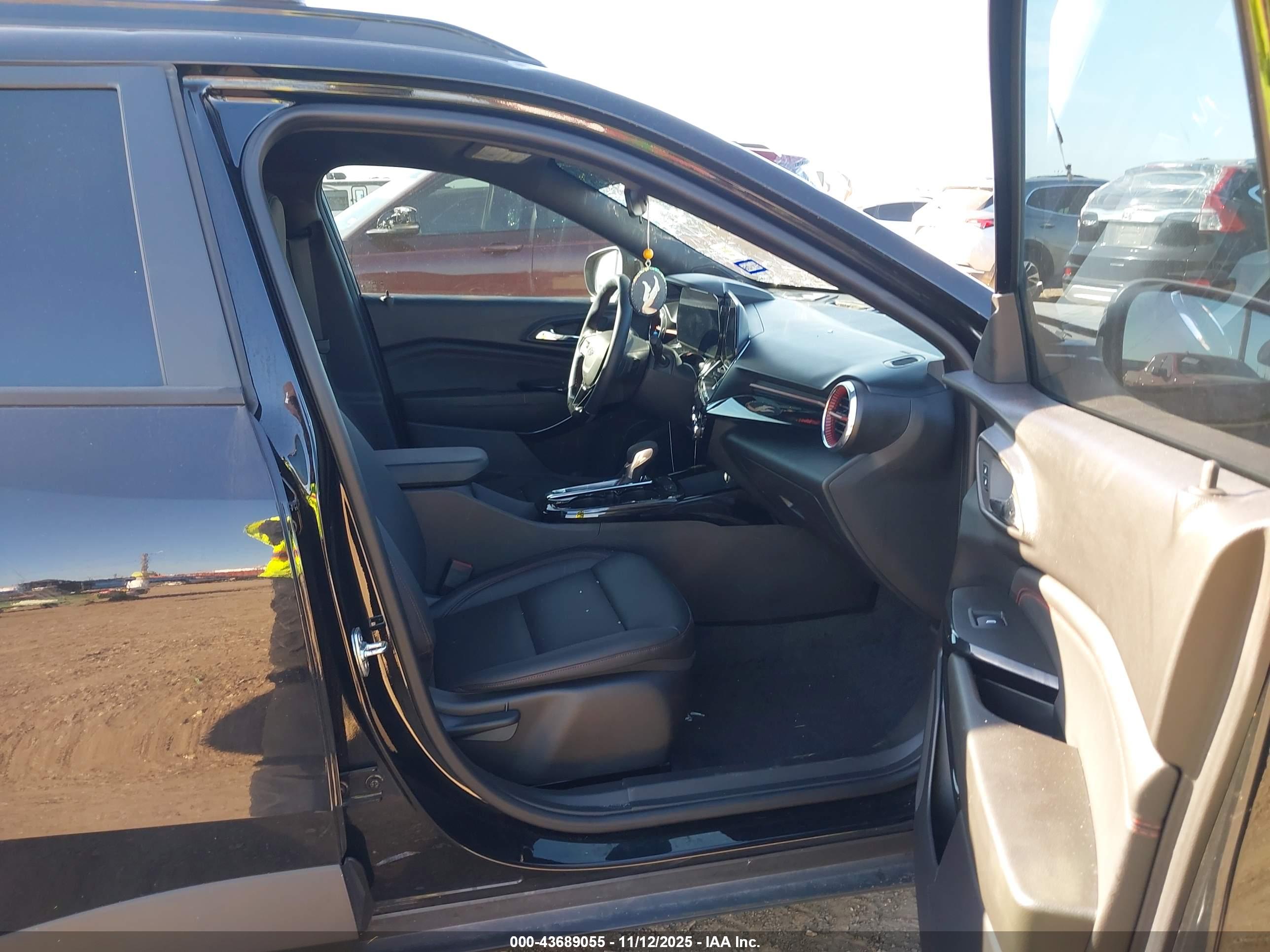 CHEVROLET TRAX image 5