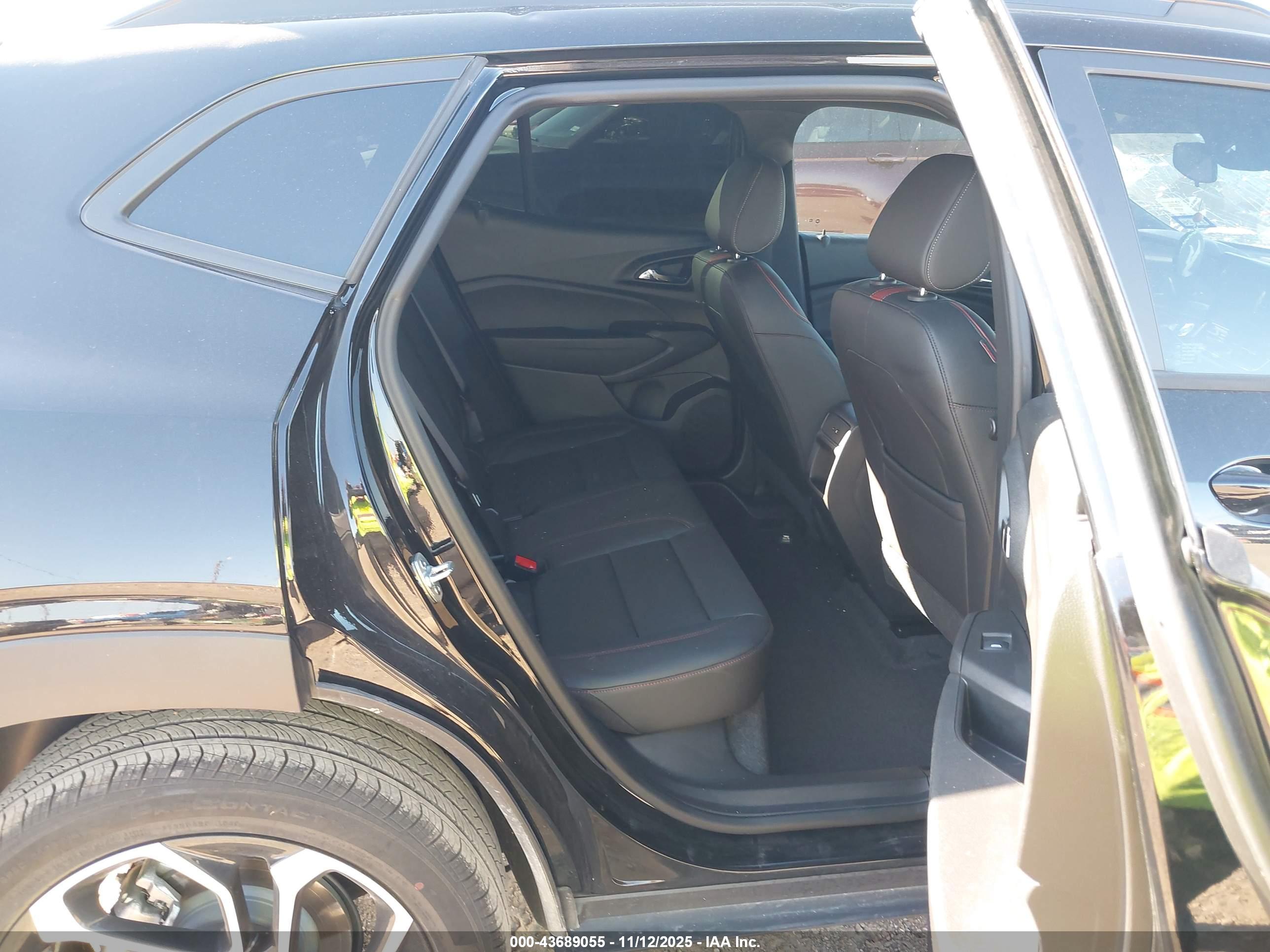 CHEVROLET TRAX image 8
