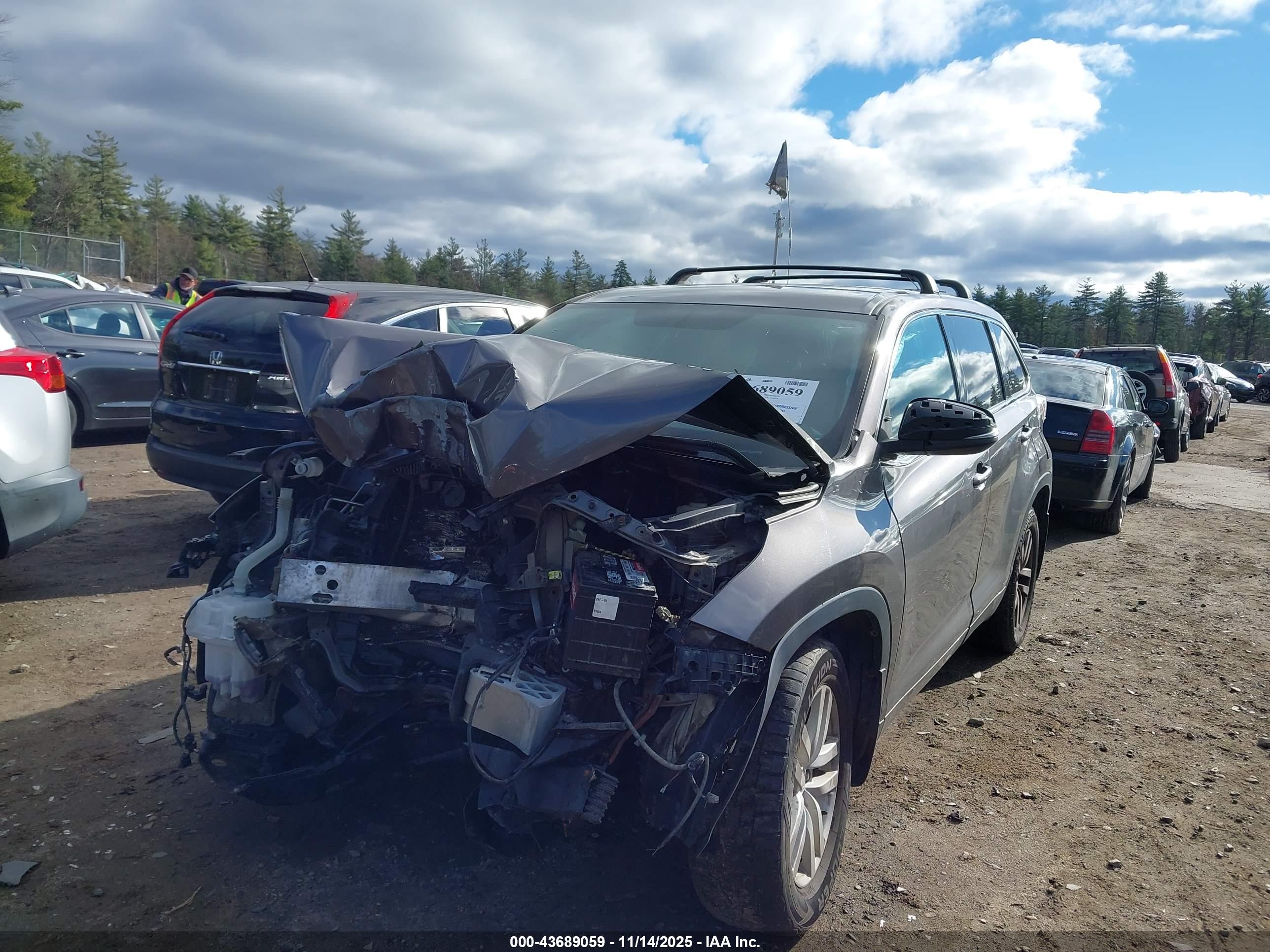 TOYOTA HIGHLANDER image 2