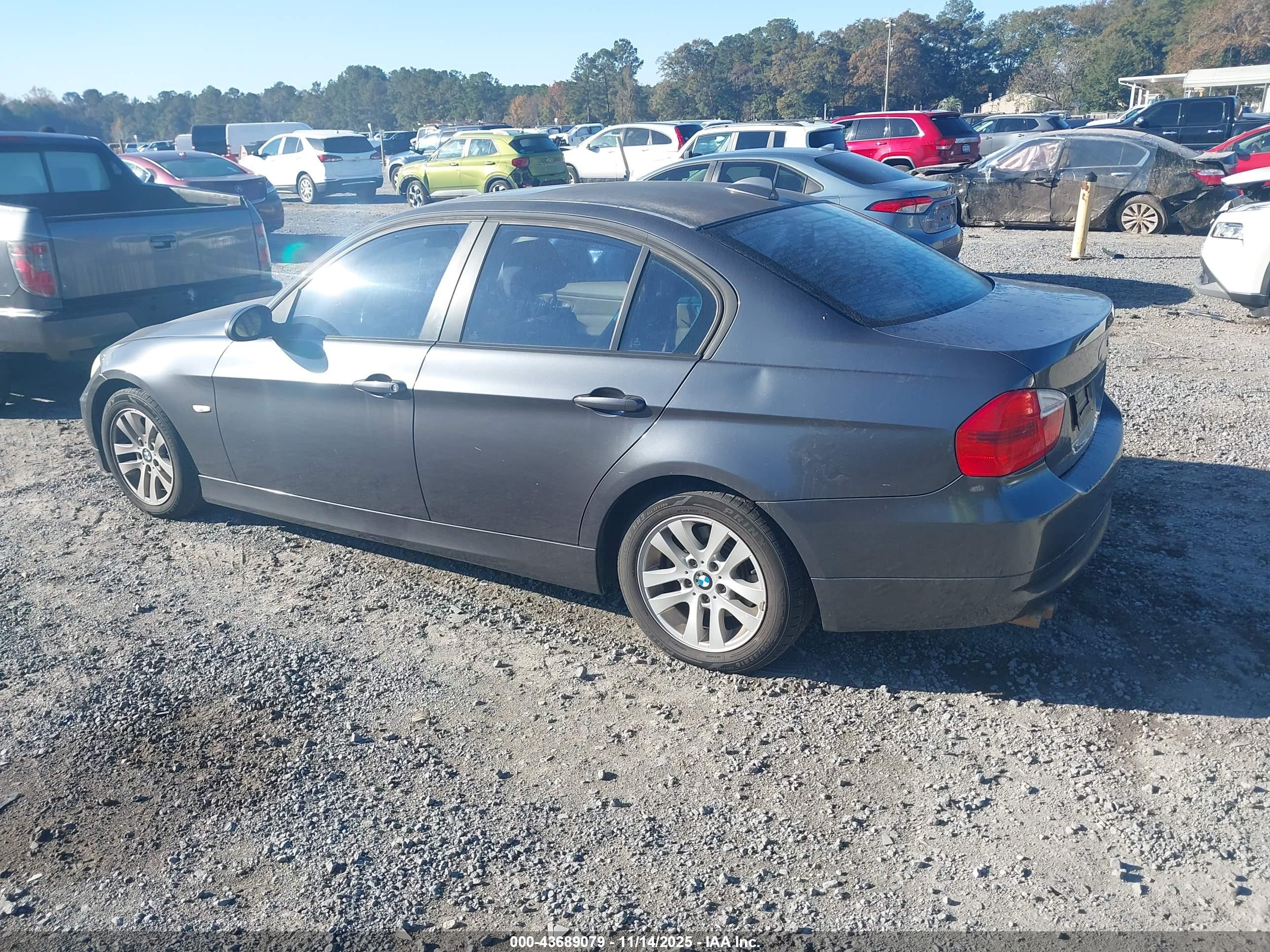 BMW 325I image 3