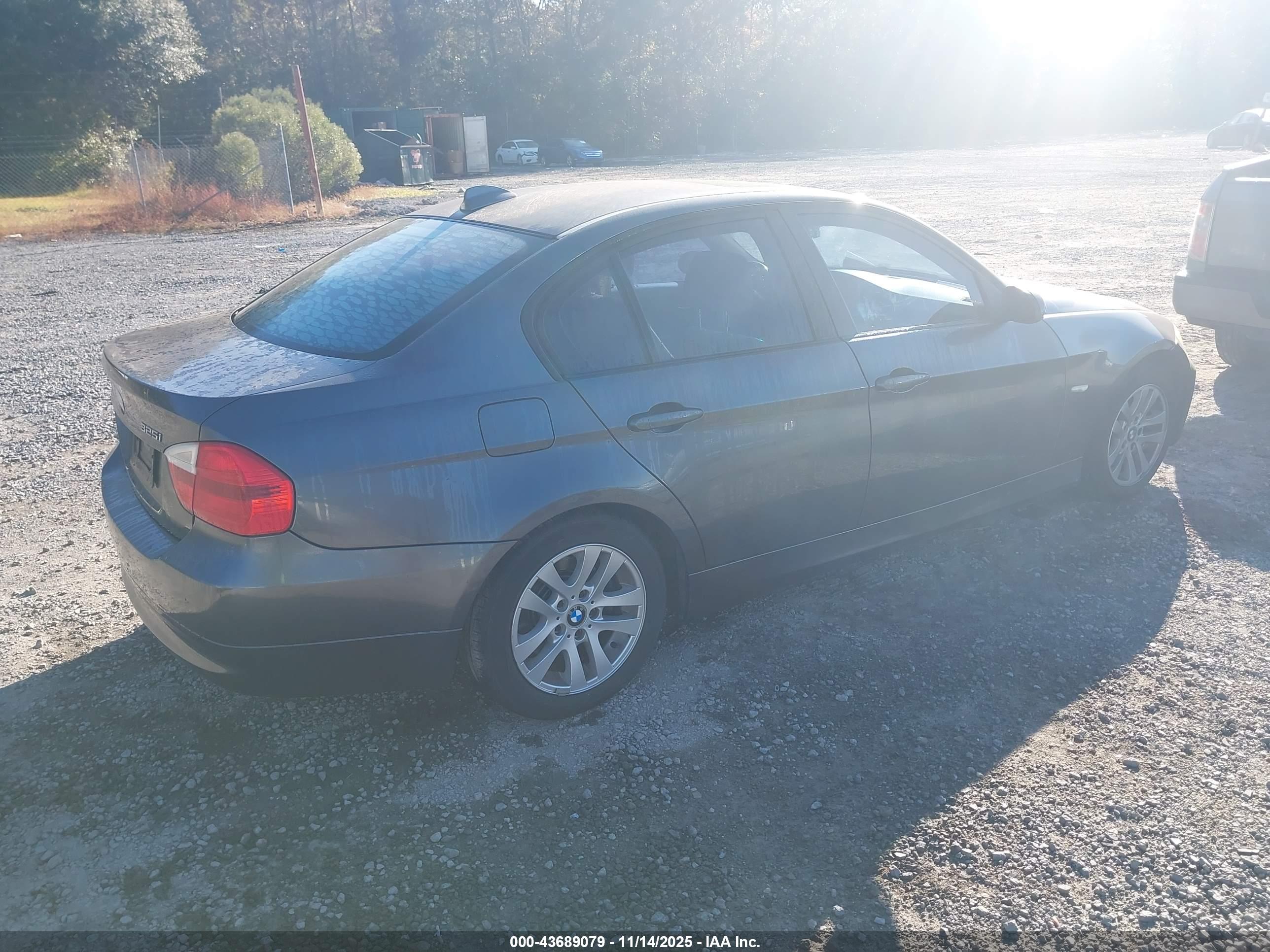 BMW 325I image 4