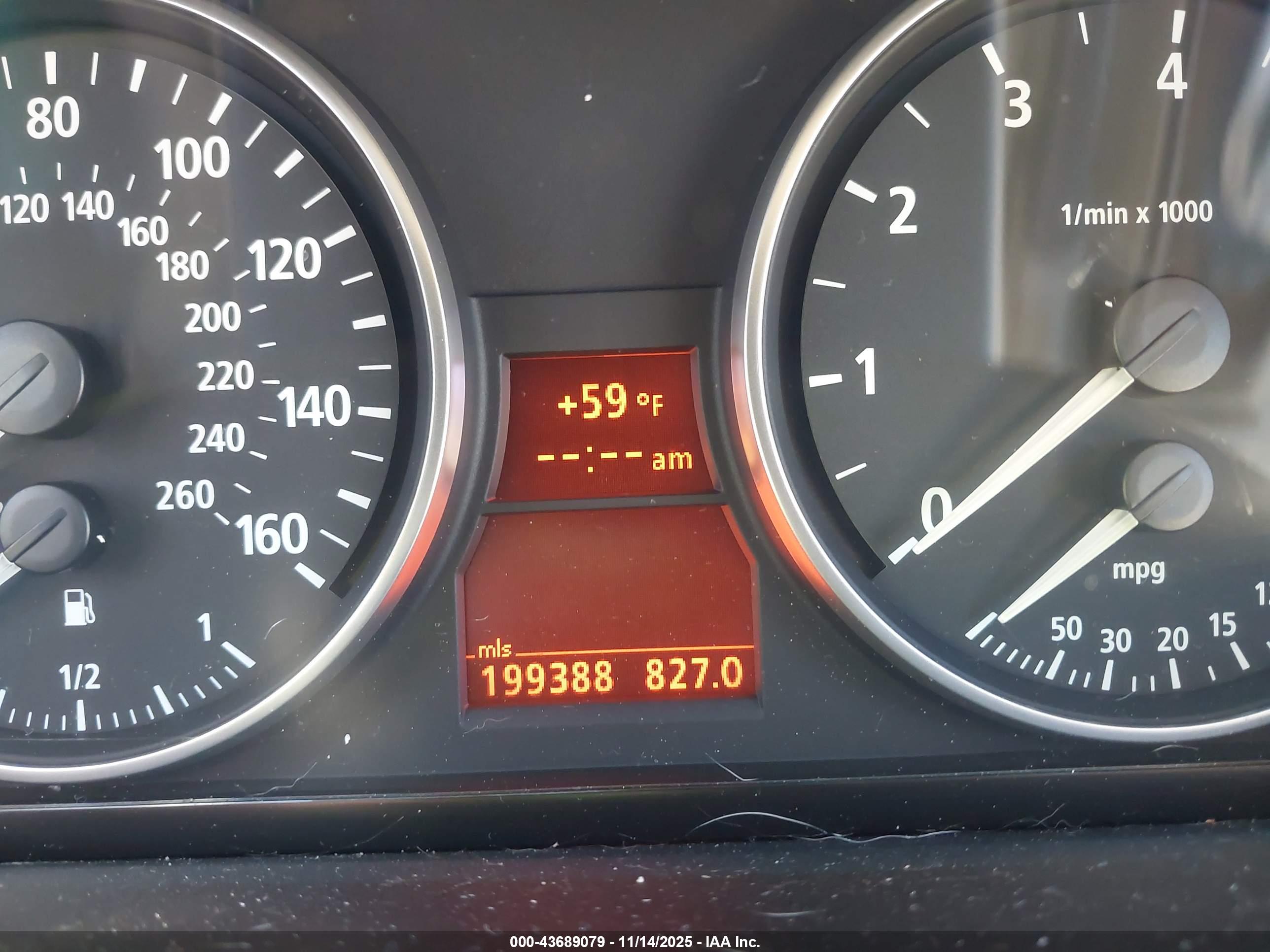 BMW 325I image 7