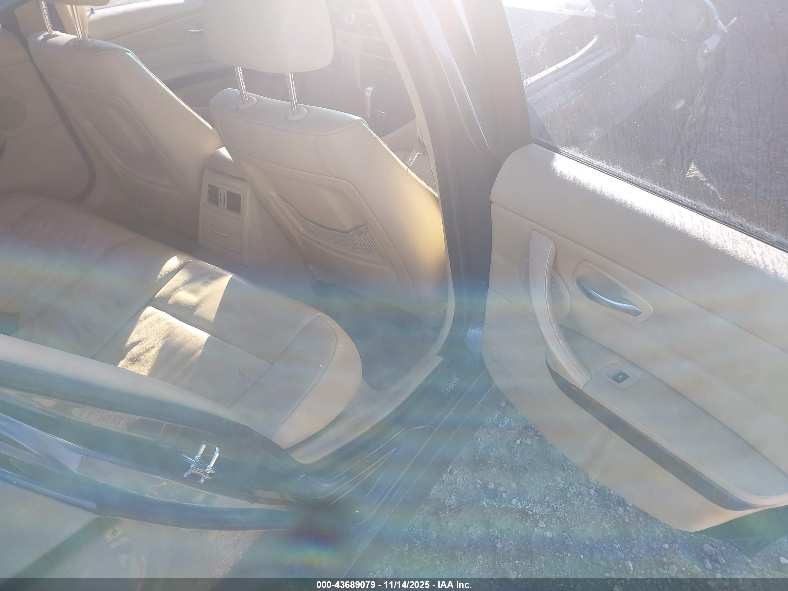 BMW 325I image 8