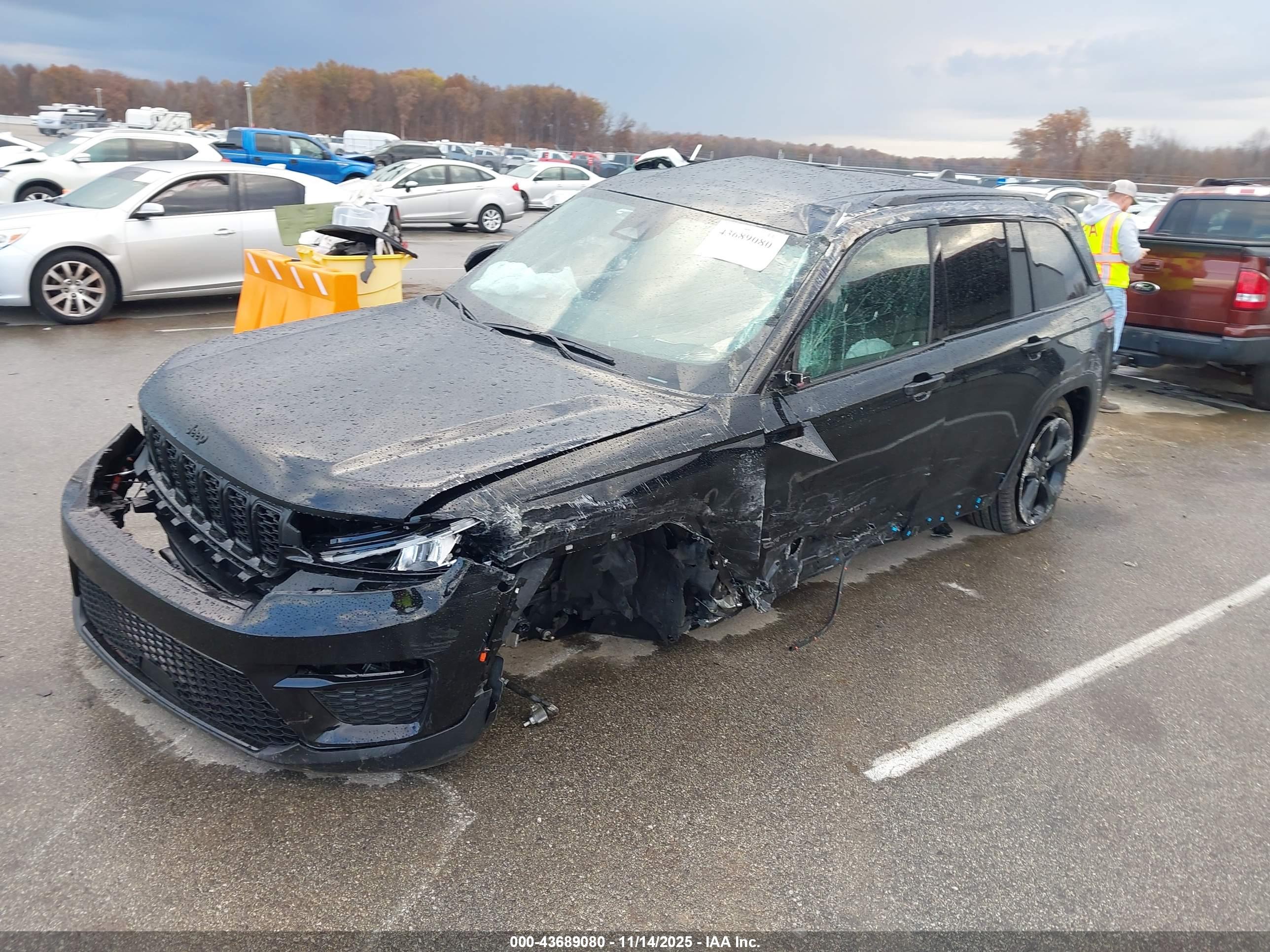 JEEP GRAND image 2