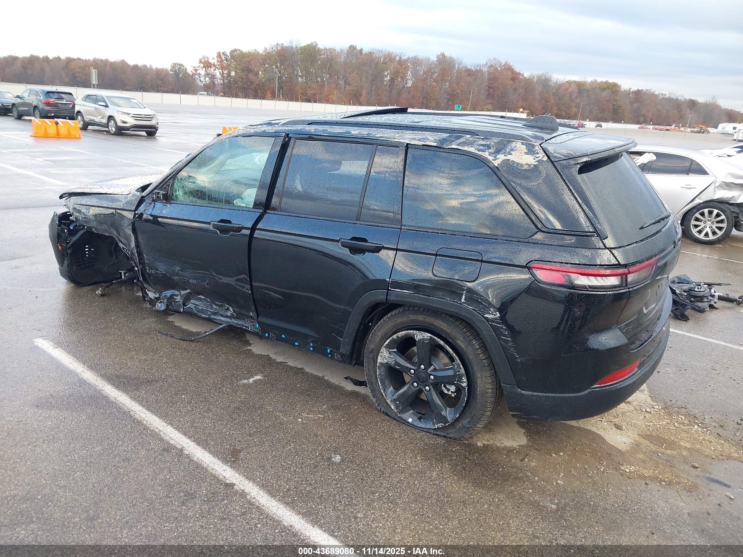 JEEP GRAND image 3