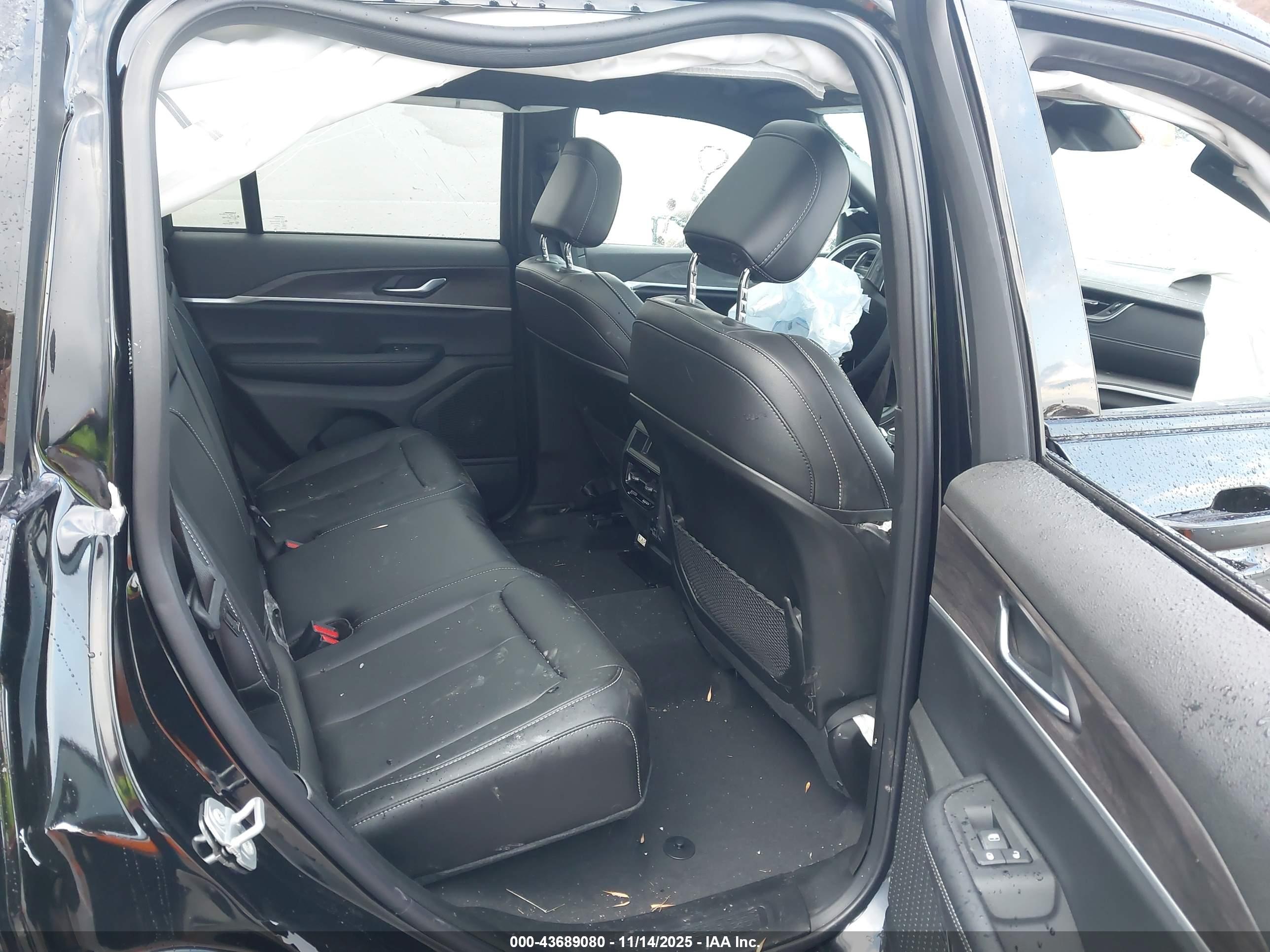JEEP GRAND image 8