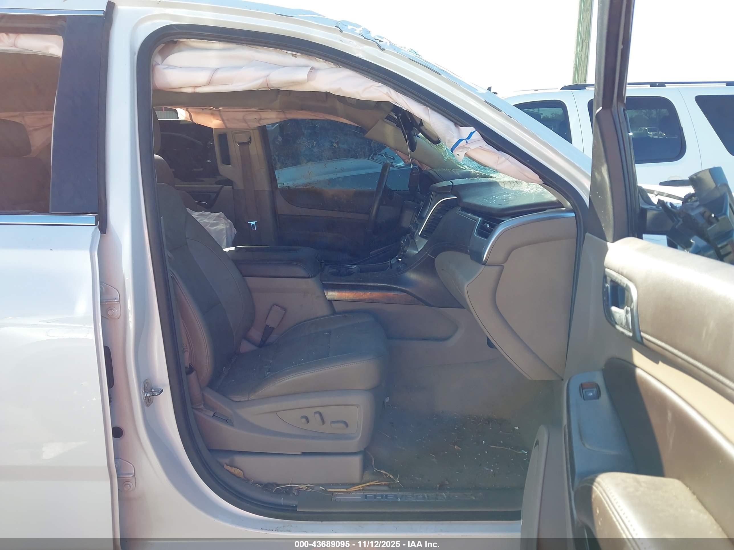 CHEVROLET TAHOE image 5