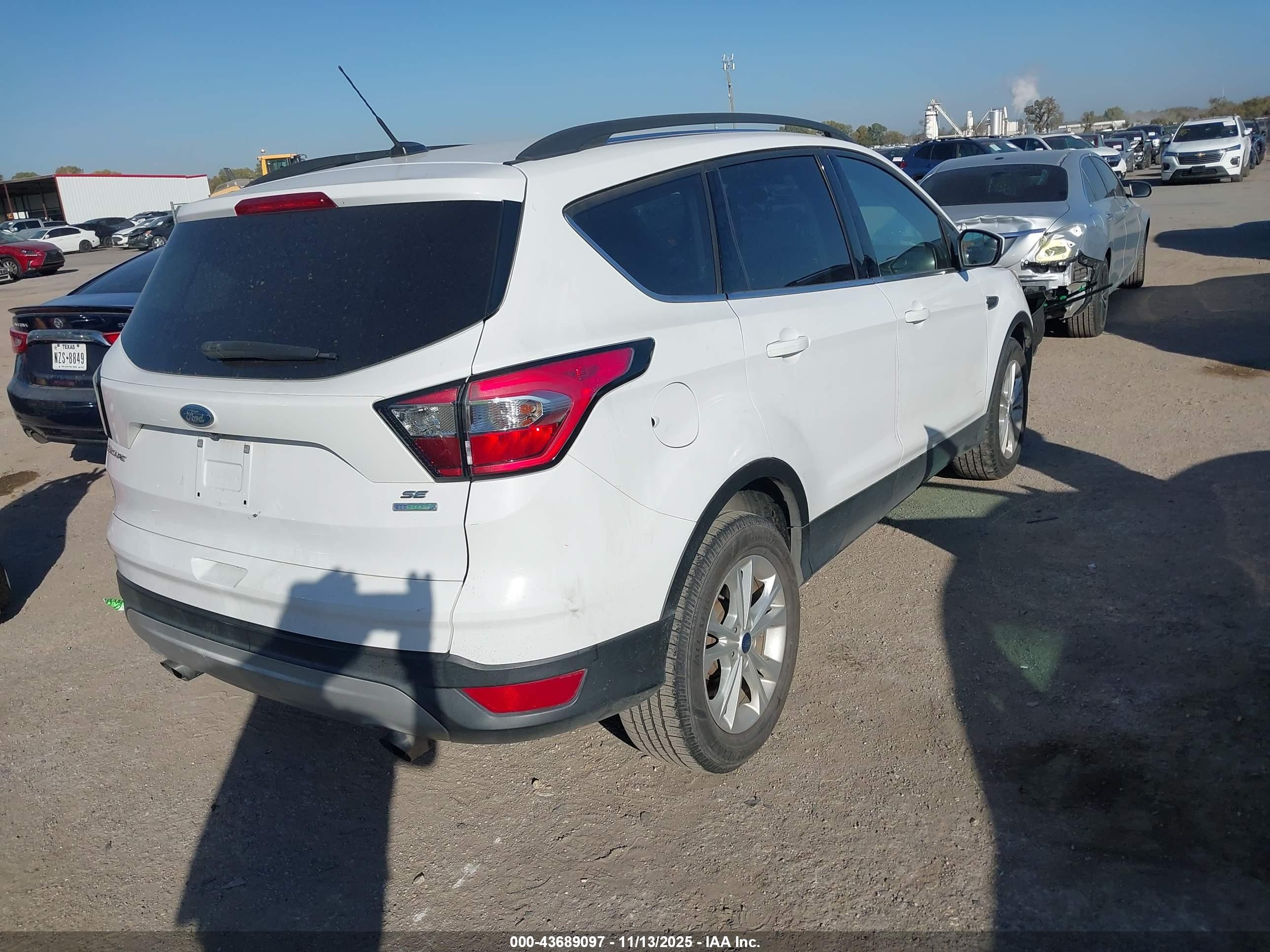 FORD ESCAPE image 4