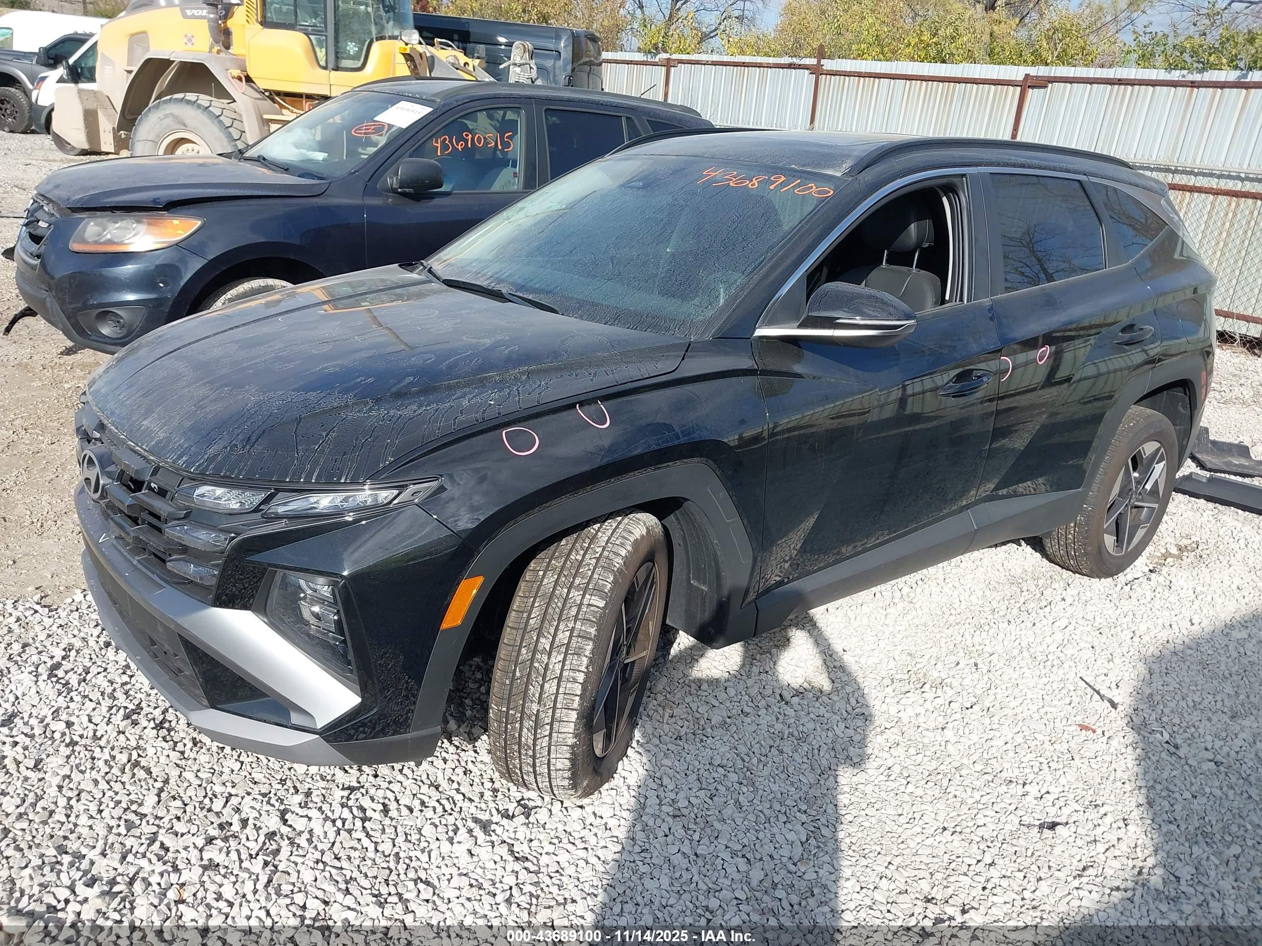 HYUNDAI TUCSON image 2