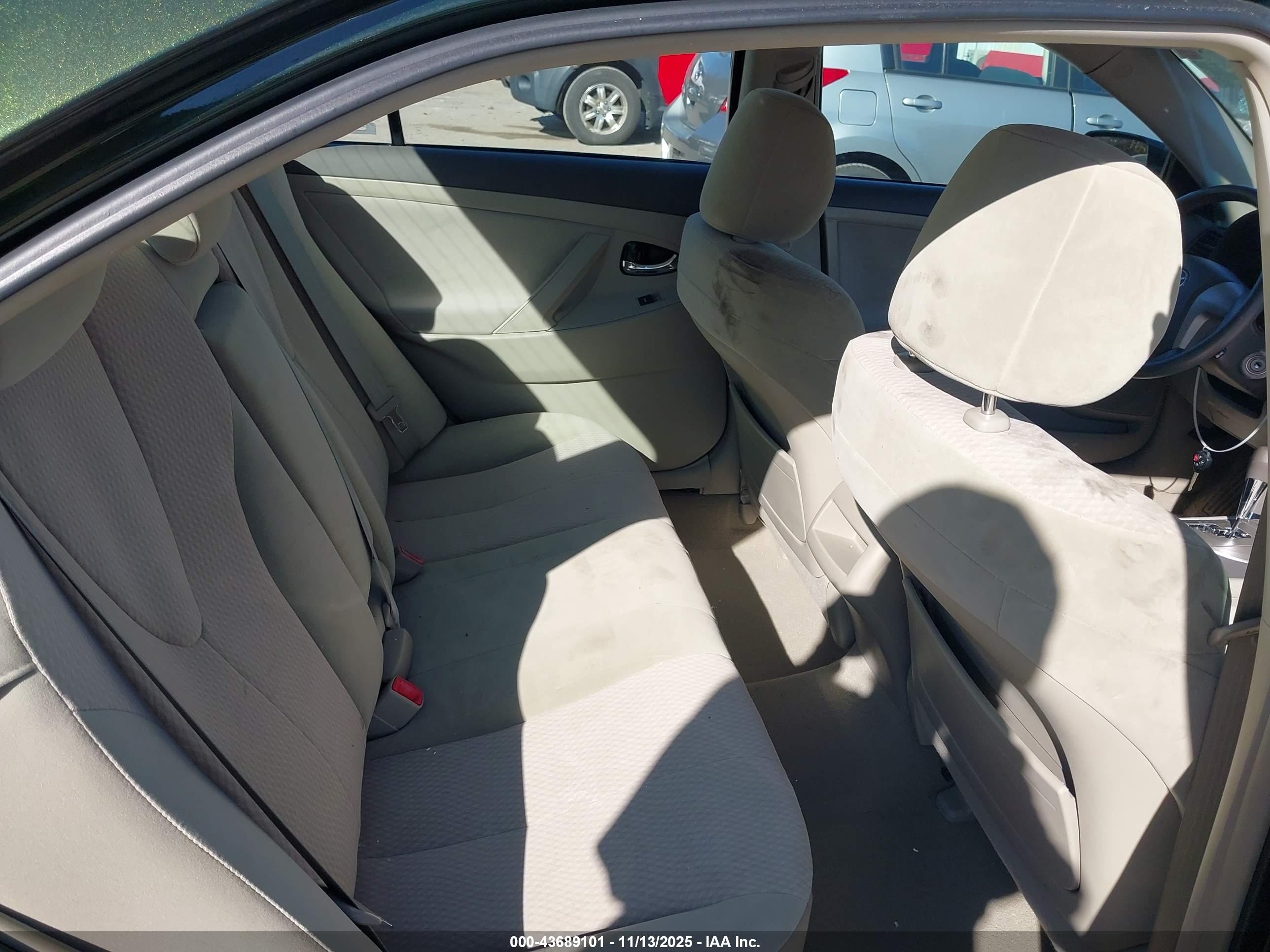 TOYOTA CAMRY image 8