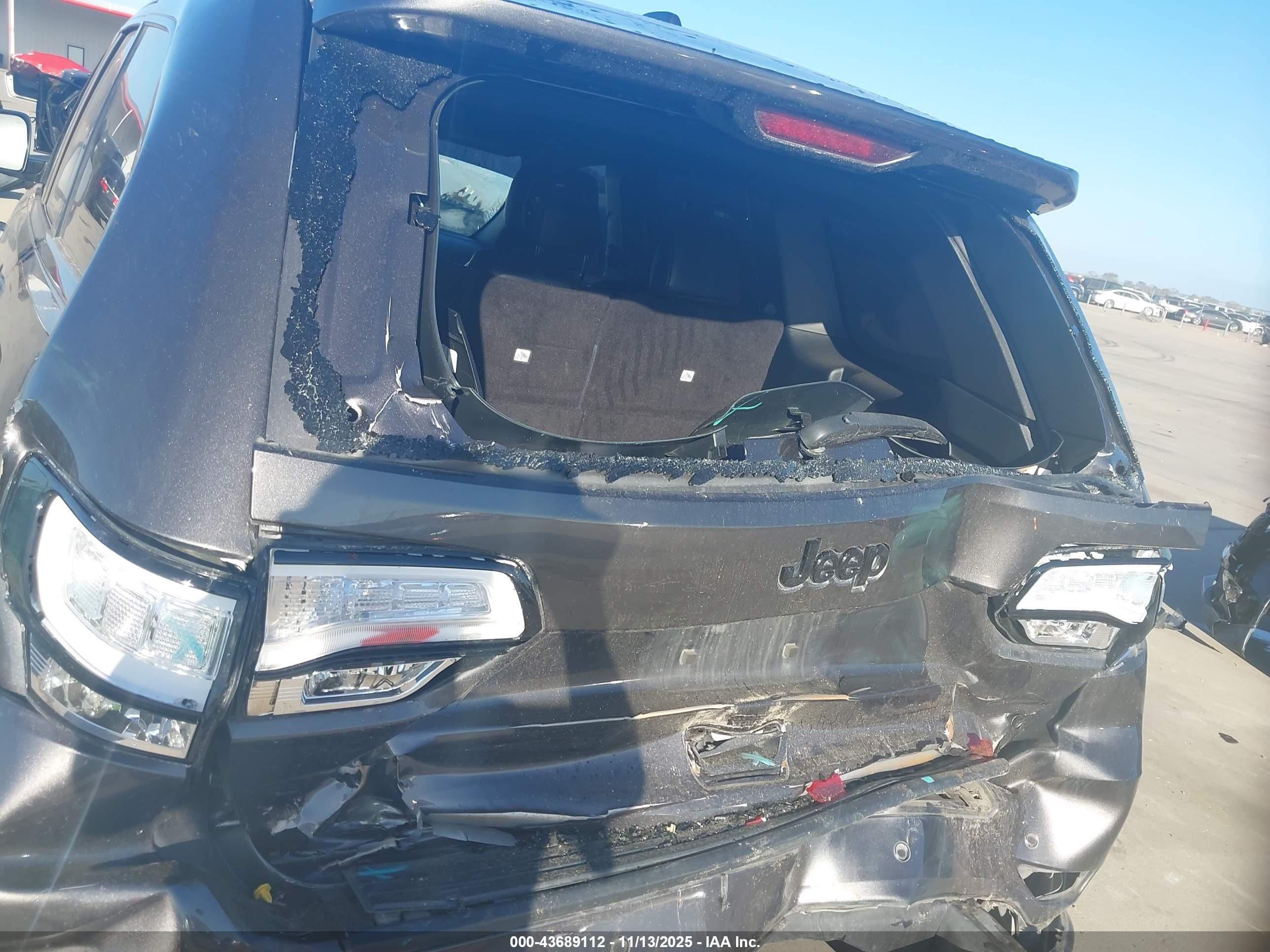 JEEP GRAND image 6